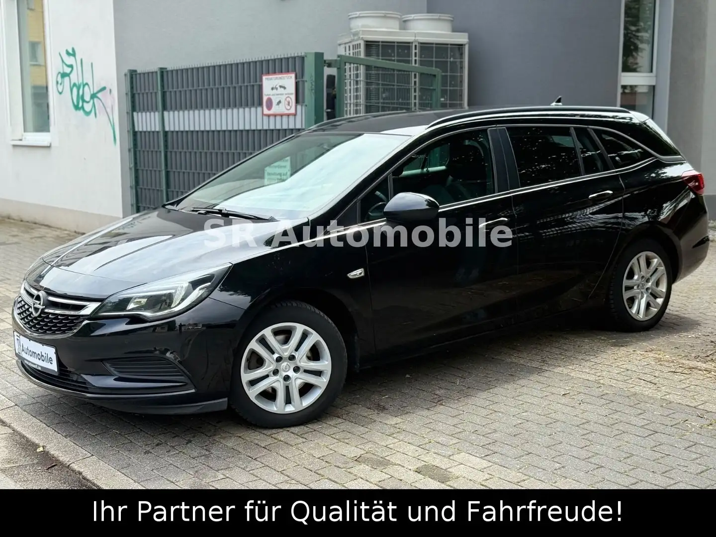 Opel Astra K Sports Tourer 2.HAND*KLIMA*NAVI*PDC*TÜV Noir - 1