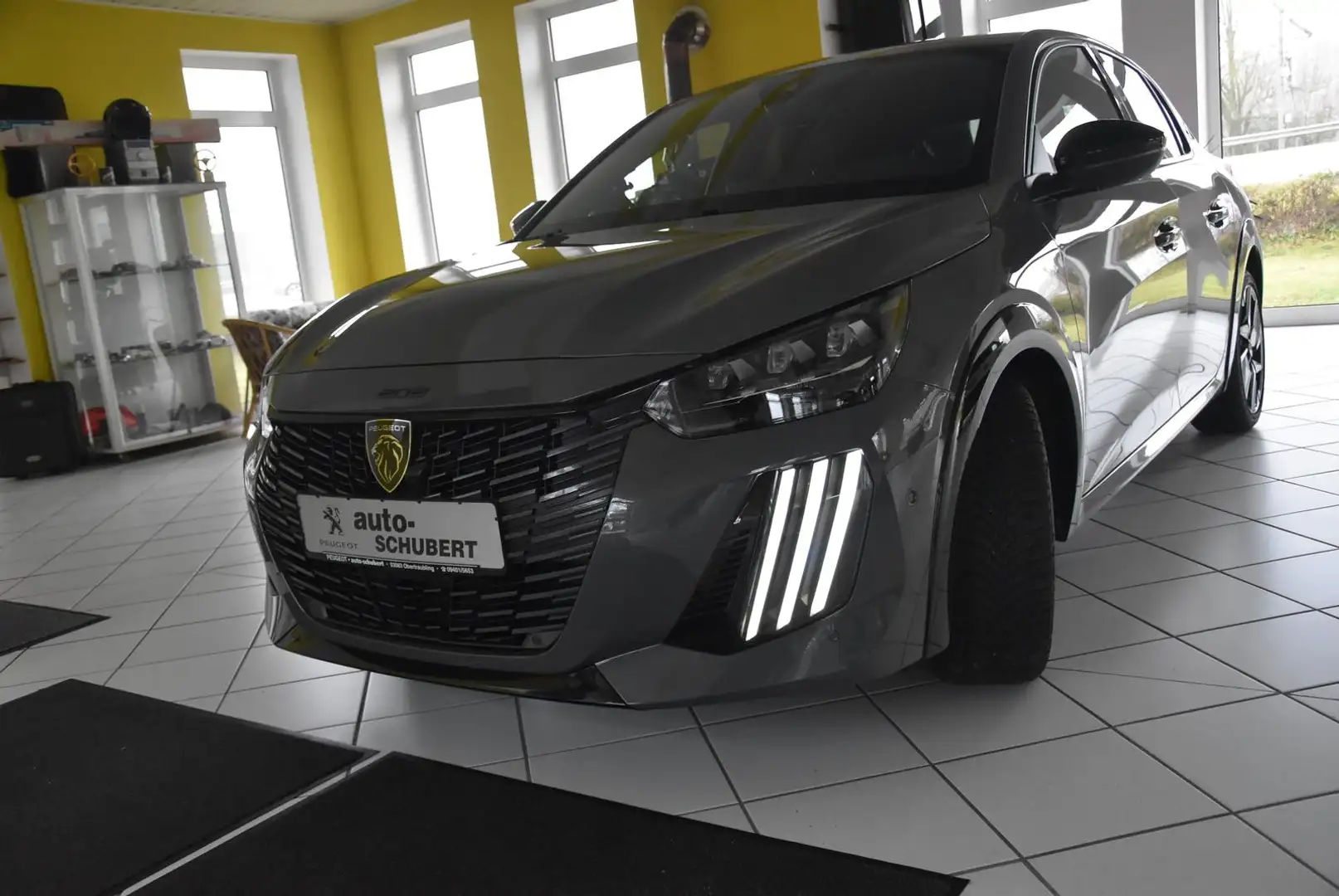 Peugeot 208 Hybrid 136 GT Grau - 2