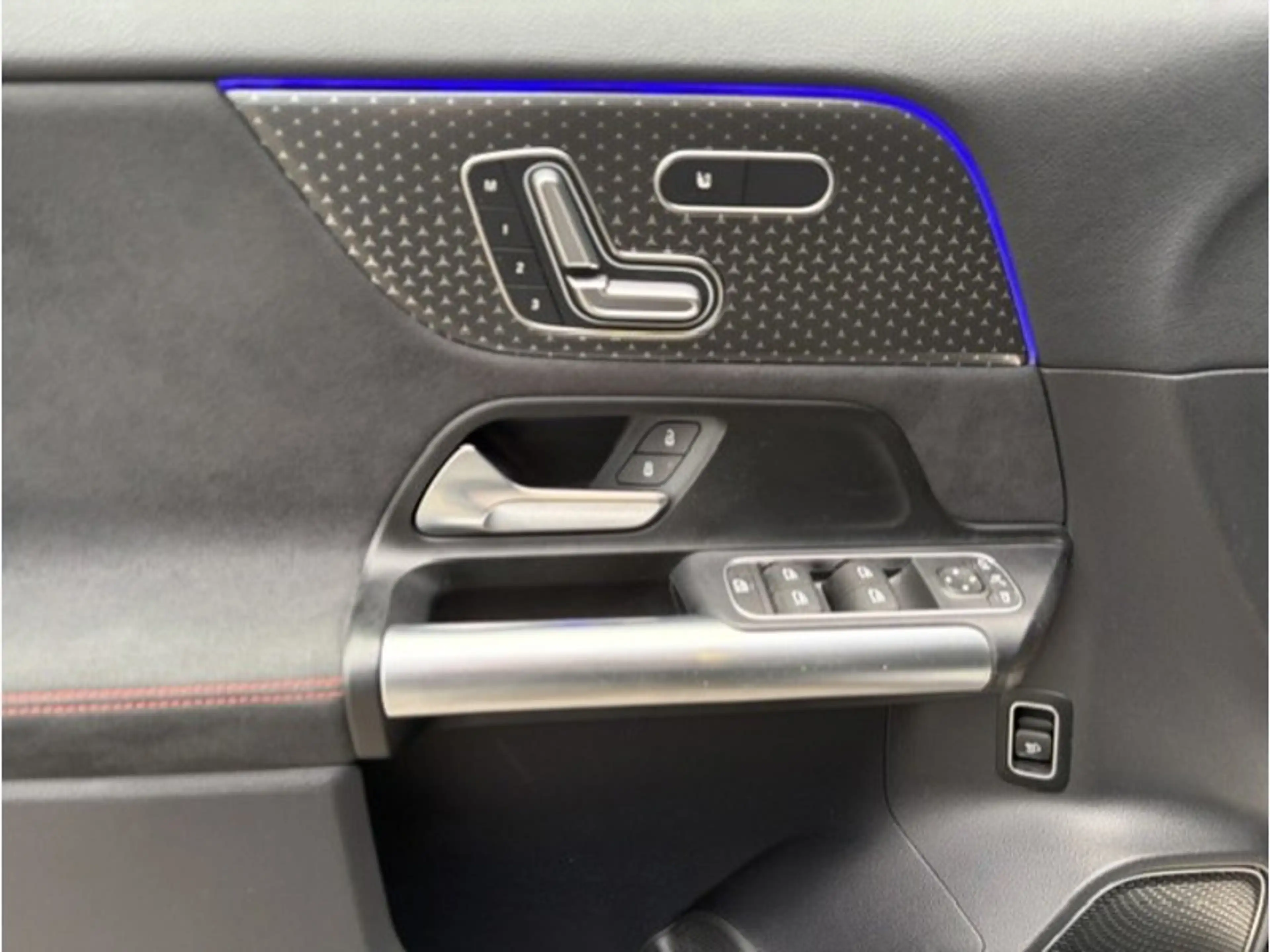 Mercedes-Benz EQA 350 4MATIC AMG Toit Pano — photo 14