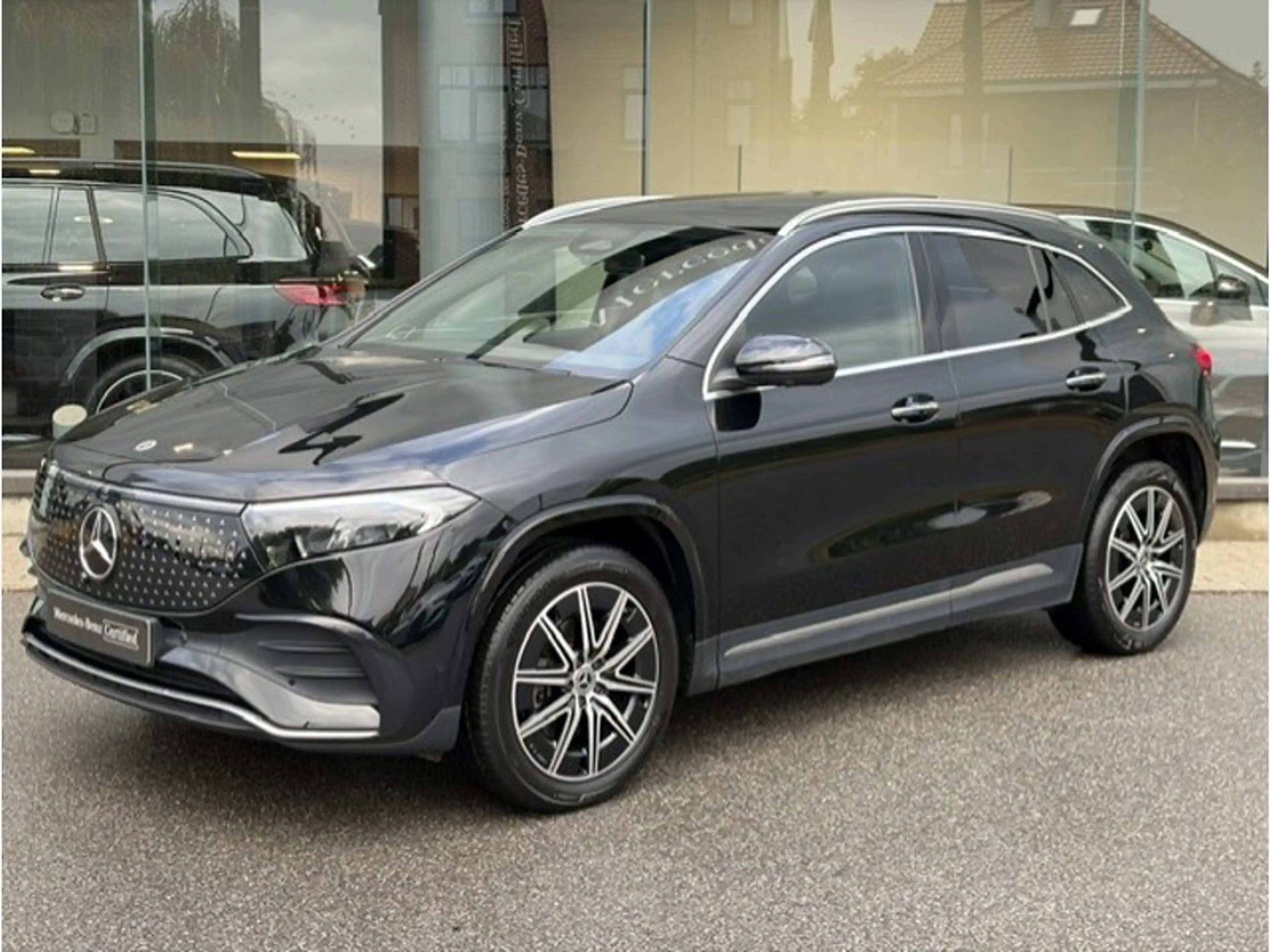 Mercedes-Benz EQA 350 4MATIC AMG Toit Pano — photo 4