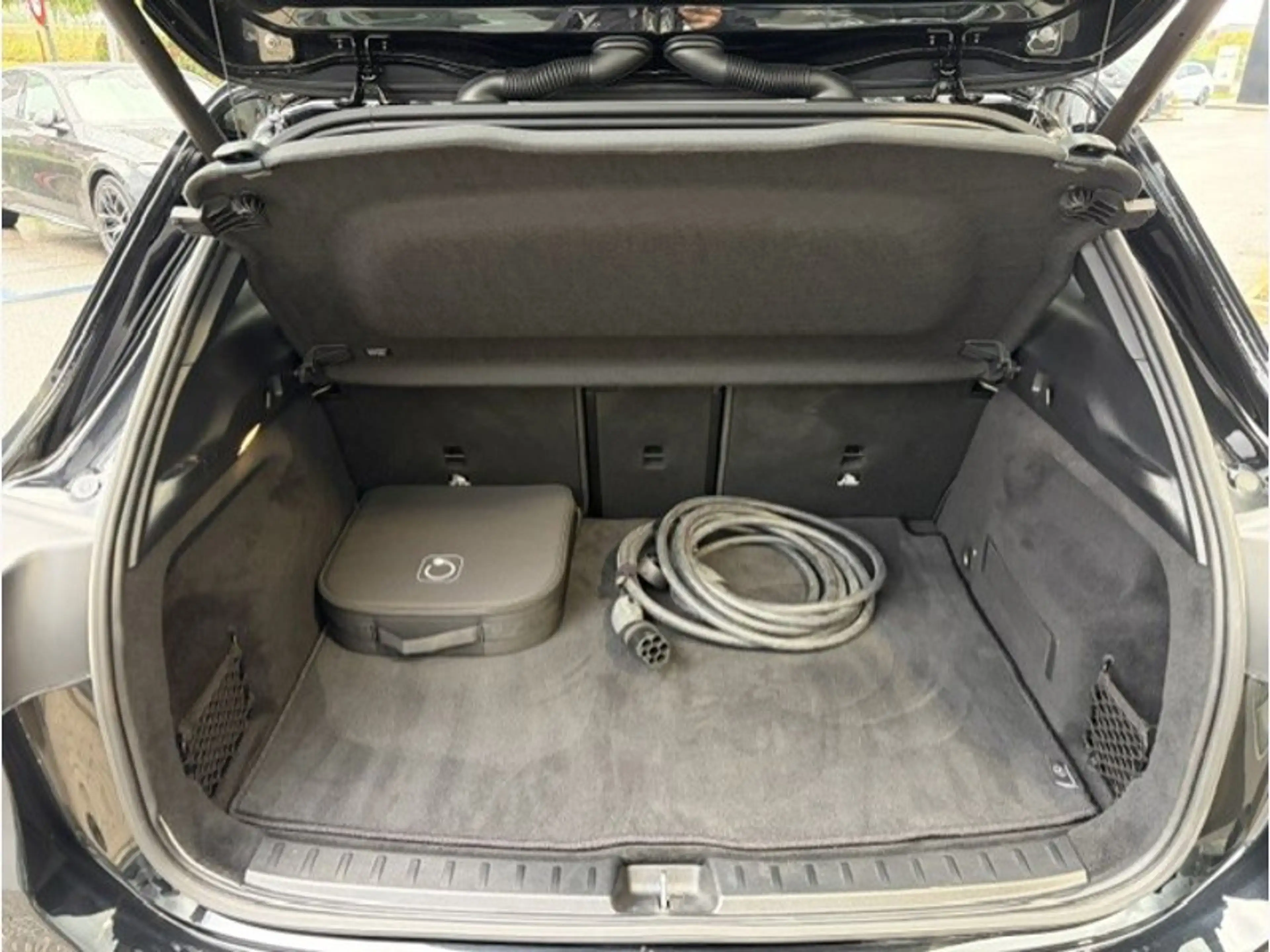 Mercedes-Benz EQA 350 4MATIC AMG Toit Pano — photo 11