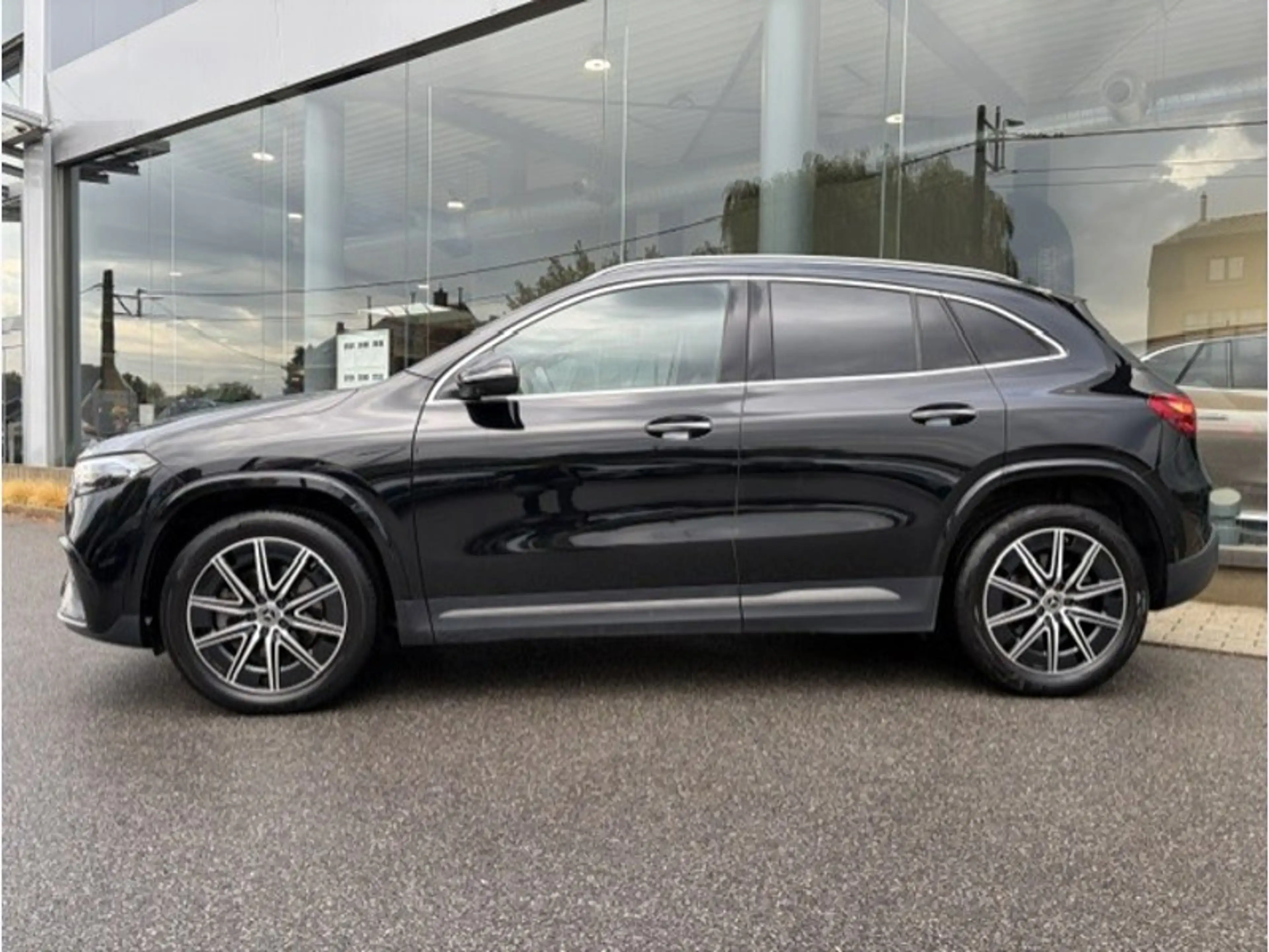 Mercedes-Benz EQA 350 4MATIC AMG Toit Pano — photo 7