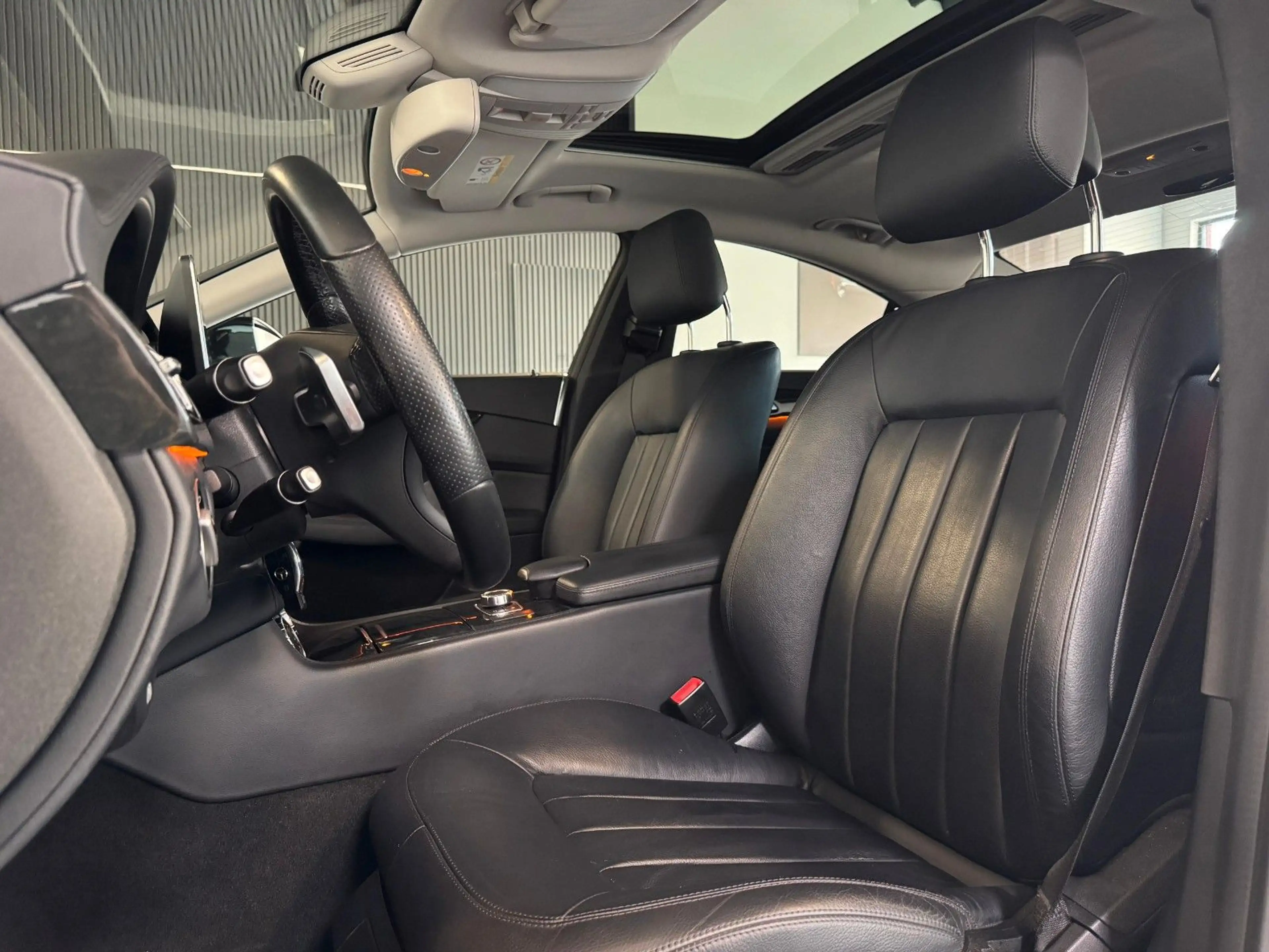 Mercedes-Benz CLS 350 d BlueTec 4Matic/Kamera+Schiebedach — photo 14