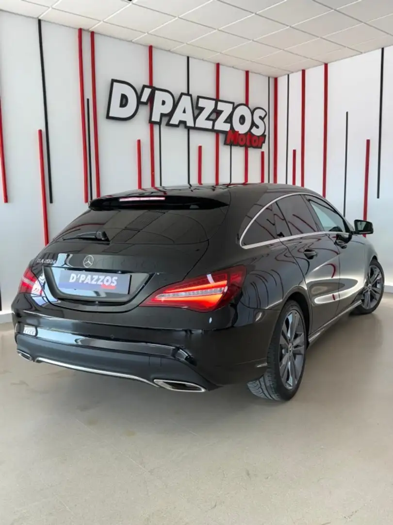 Mercedes-Benz CLA 200 Shooting Brake 200d 7G-DCT Zwart - 2