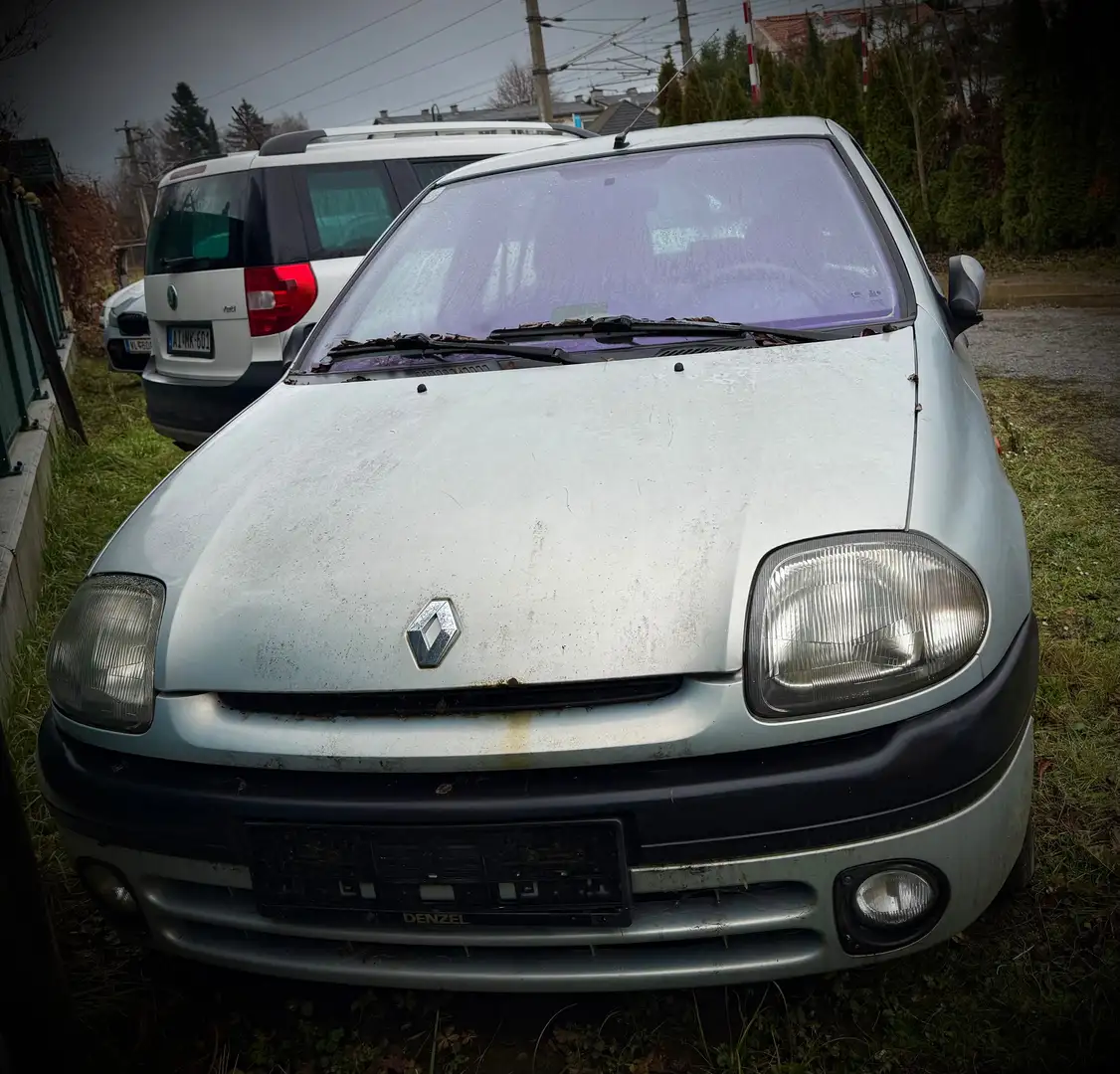 Renault Clio Clio RT 1,6 Aut. Silber - 2