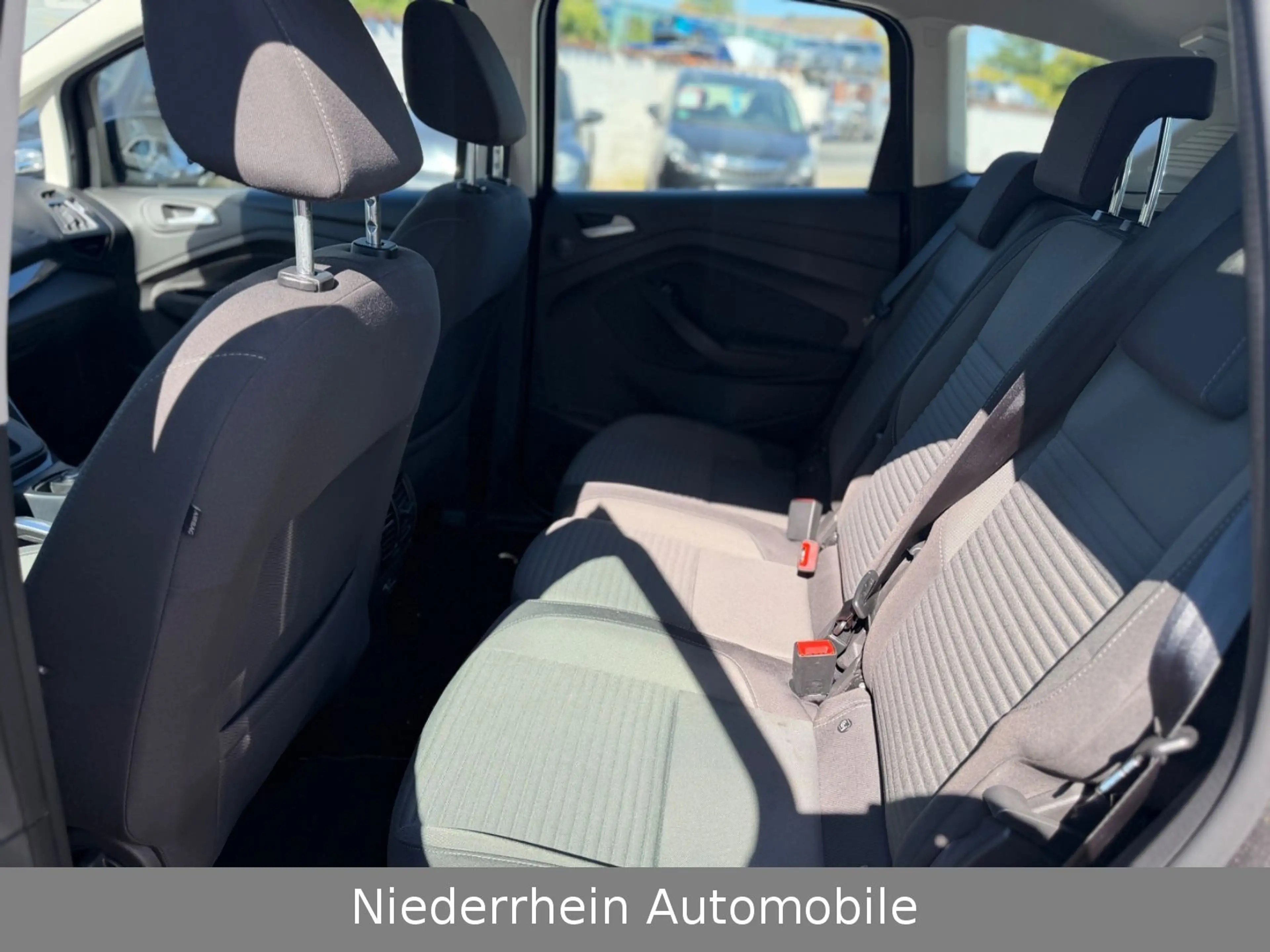 Ford C-Max C-MAX Titanium Automatik+Navi+Sitzheizung+PDC — photo 5
