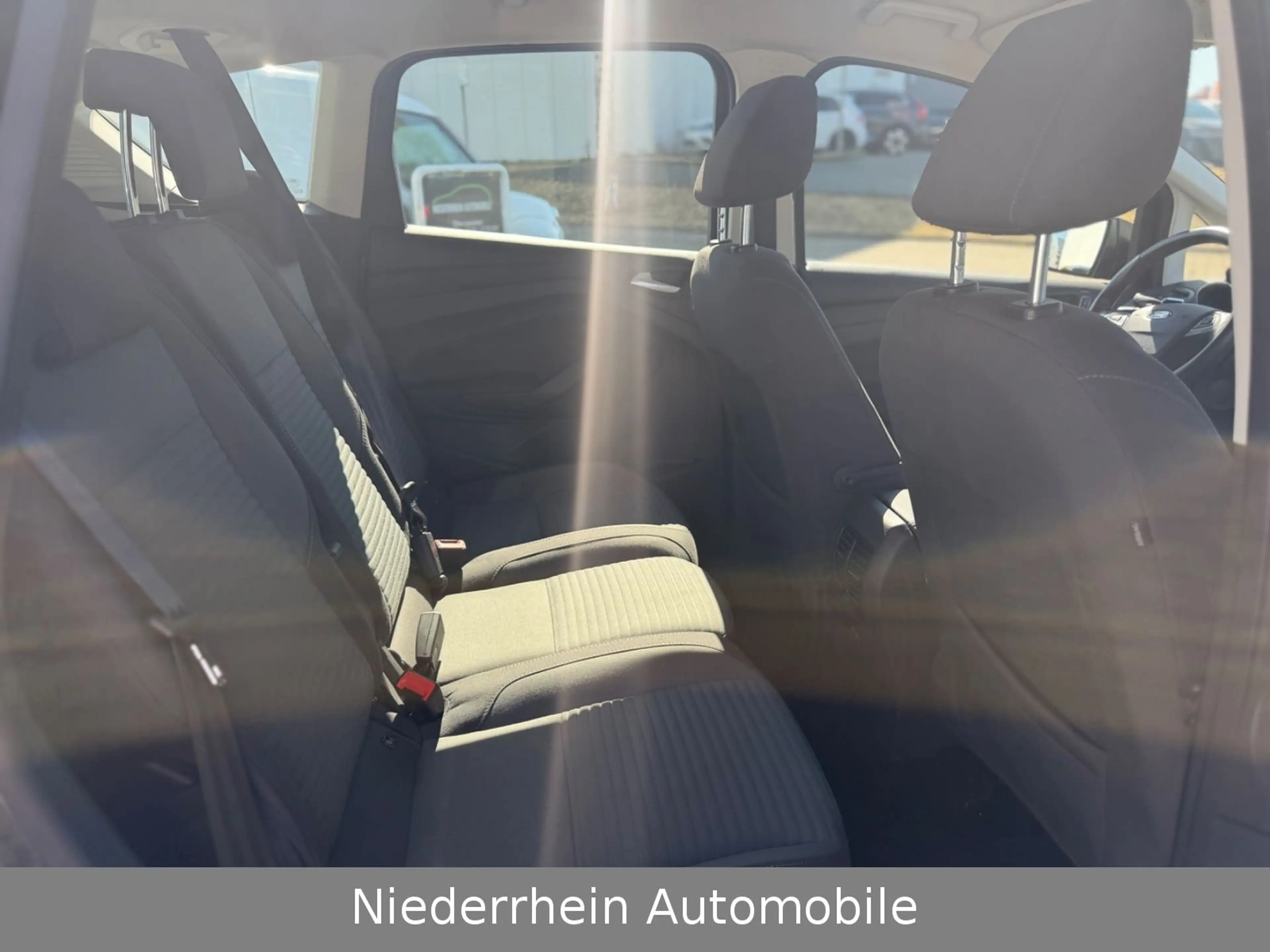 Ford C-Max C-MAX Titanium Automatik+Navi+Sitzheizung+PDC — photo 6