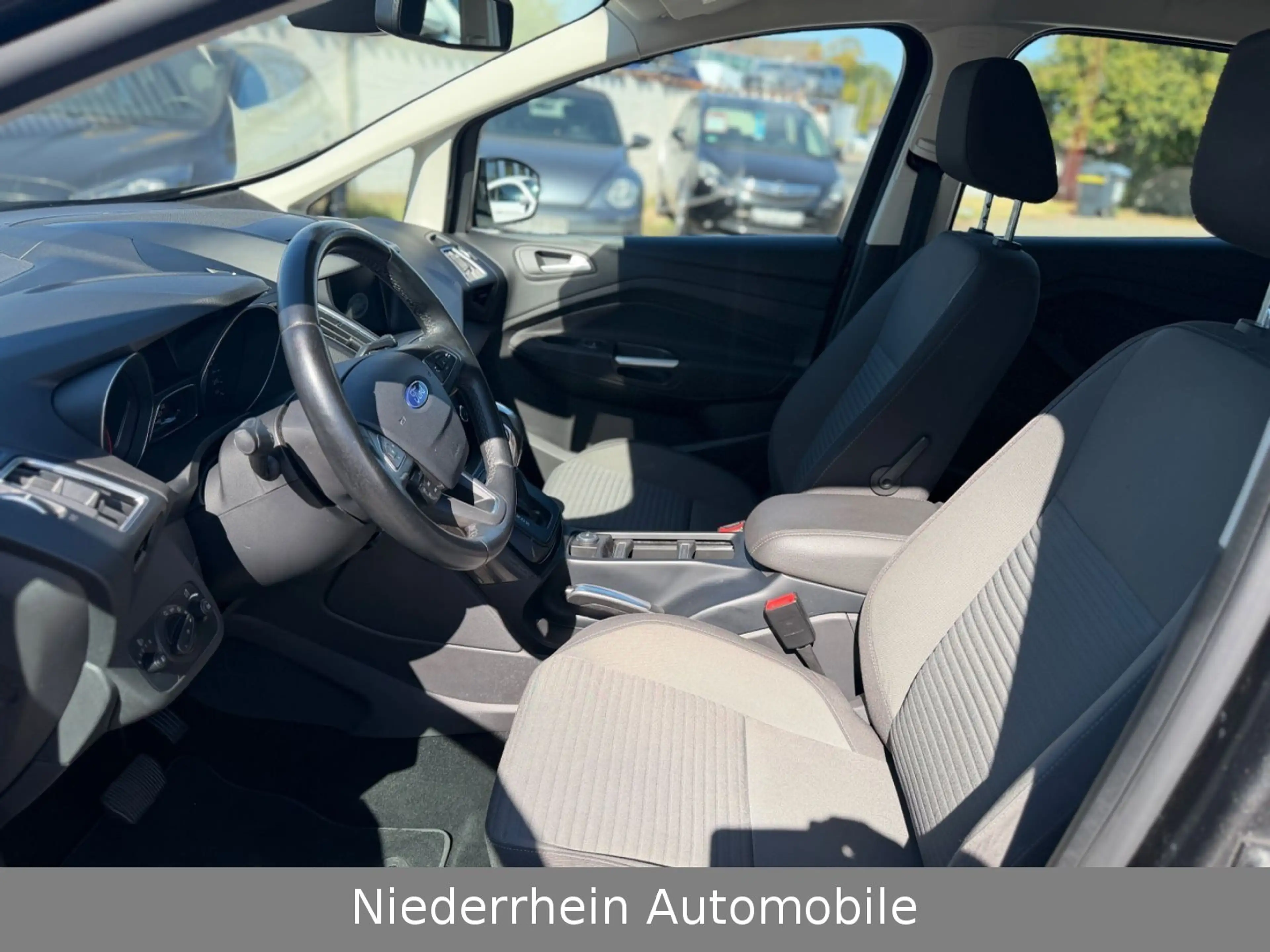 Ford C-Max C-MAX Titanium Automatik+Navi+Sitzheizung+PDC — photo 4