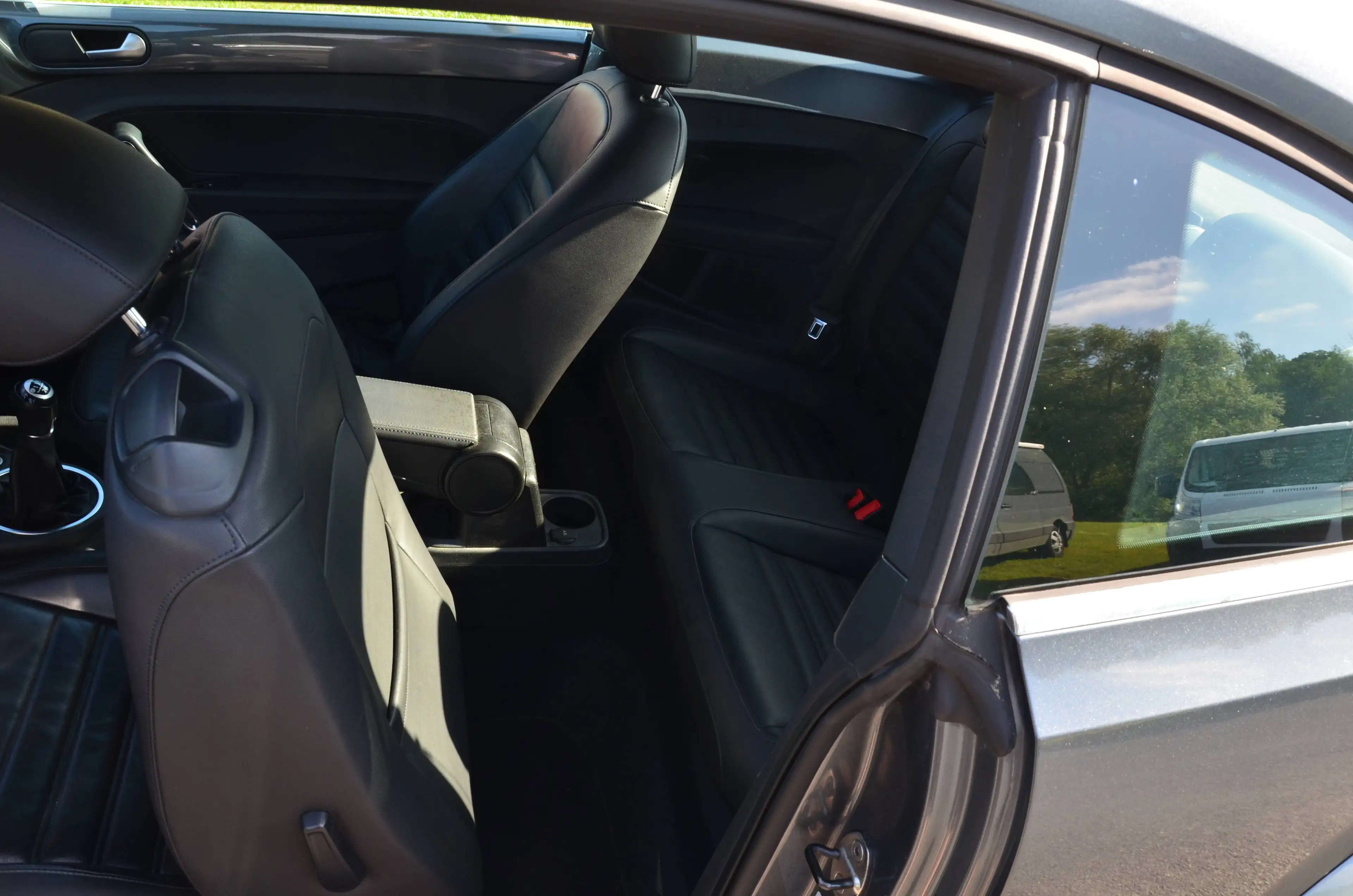 Volkswagen Beetle Beetle 1.6 CR TDi Design BMT — photo 9