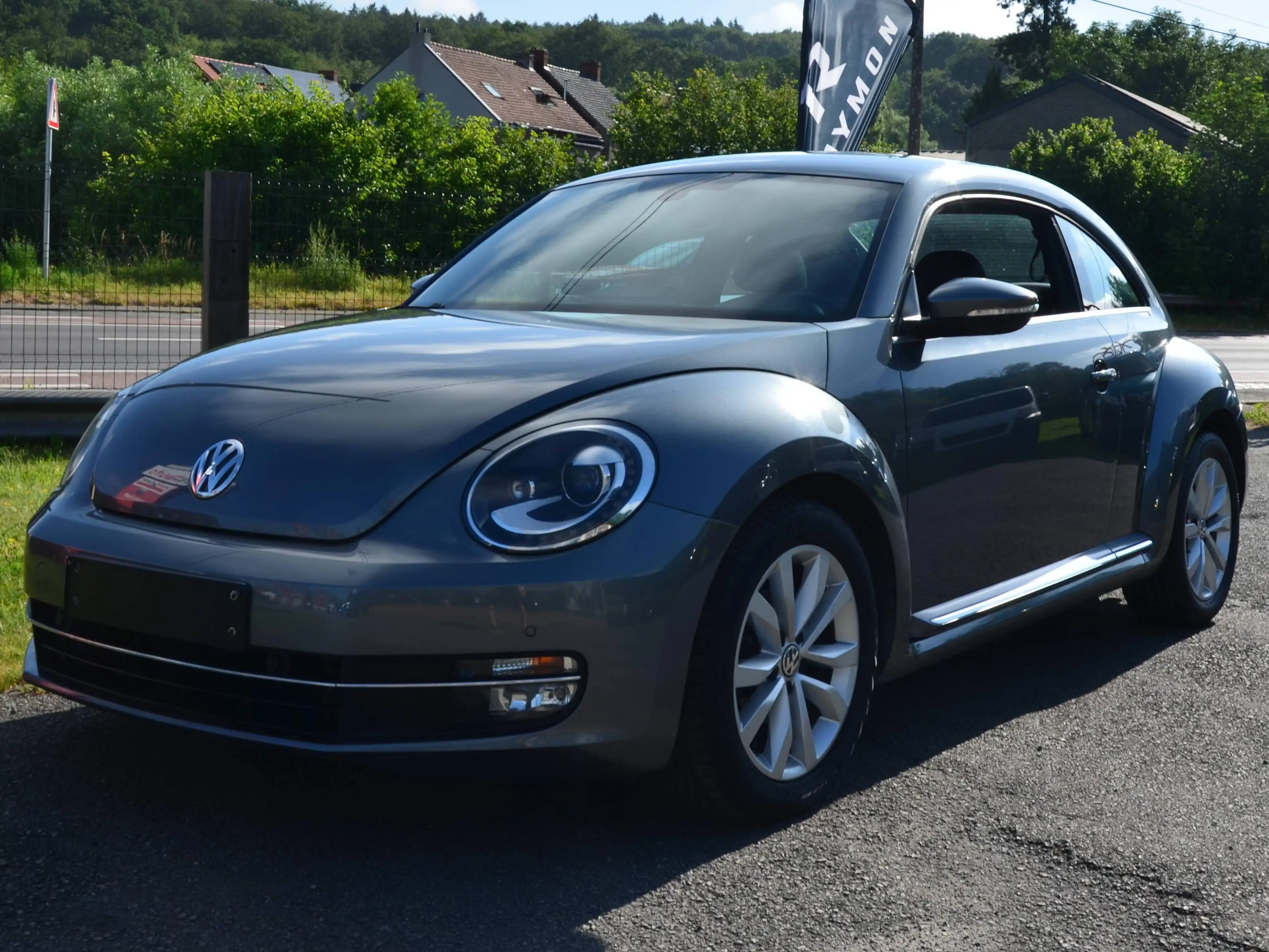 Volkswagen Beetle Beetle 1.6 CR TDi Design BMT — photo 2