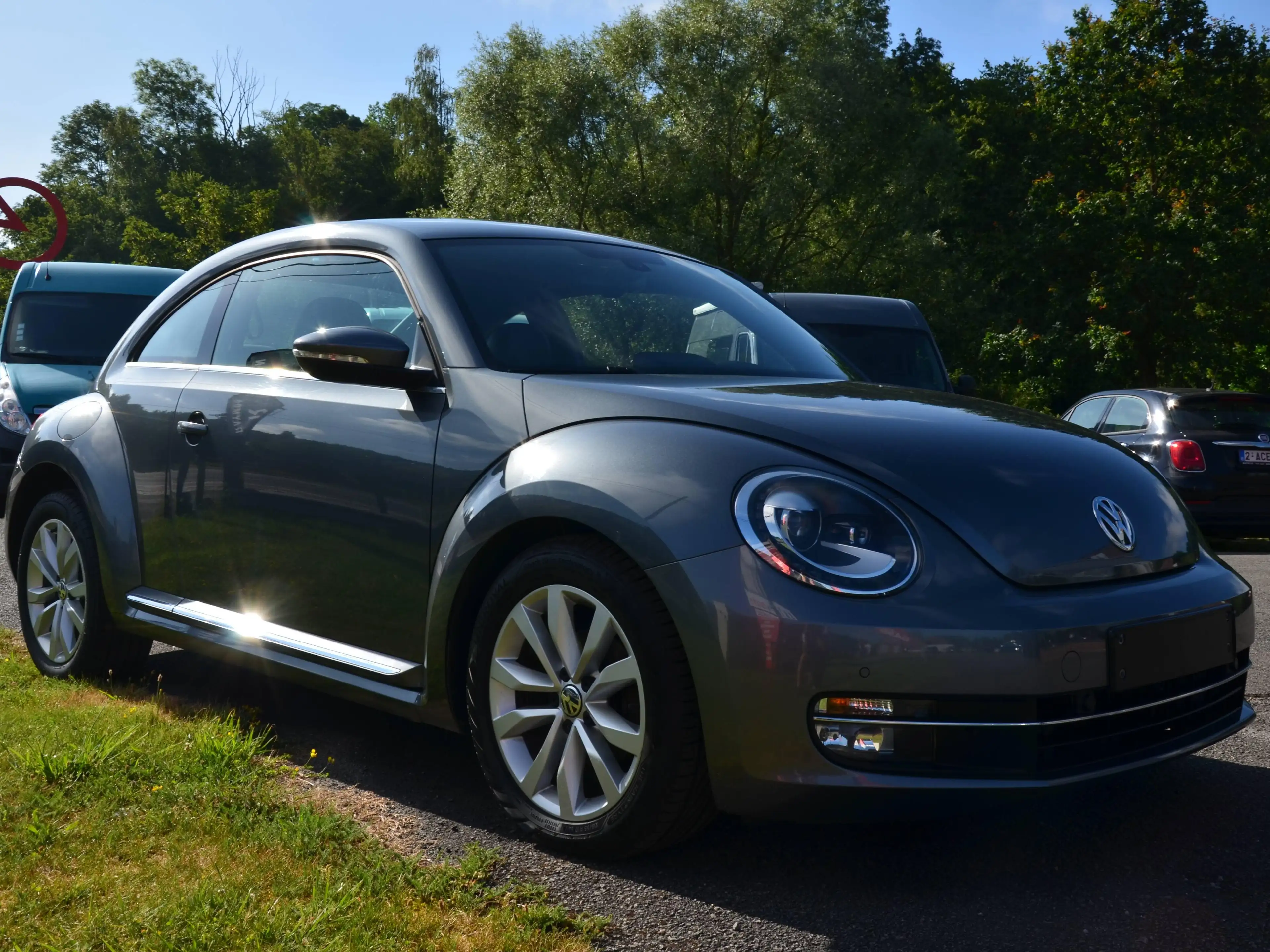 Volkswagen Beetle Beetle 1.6 CR TDi Design BMT — photo 4
