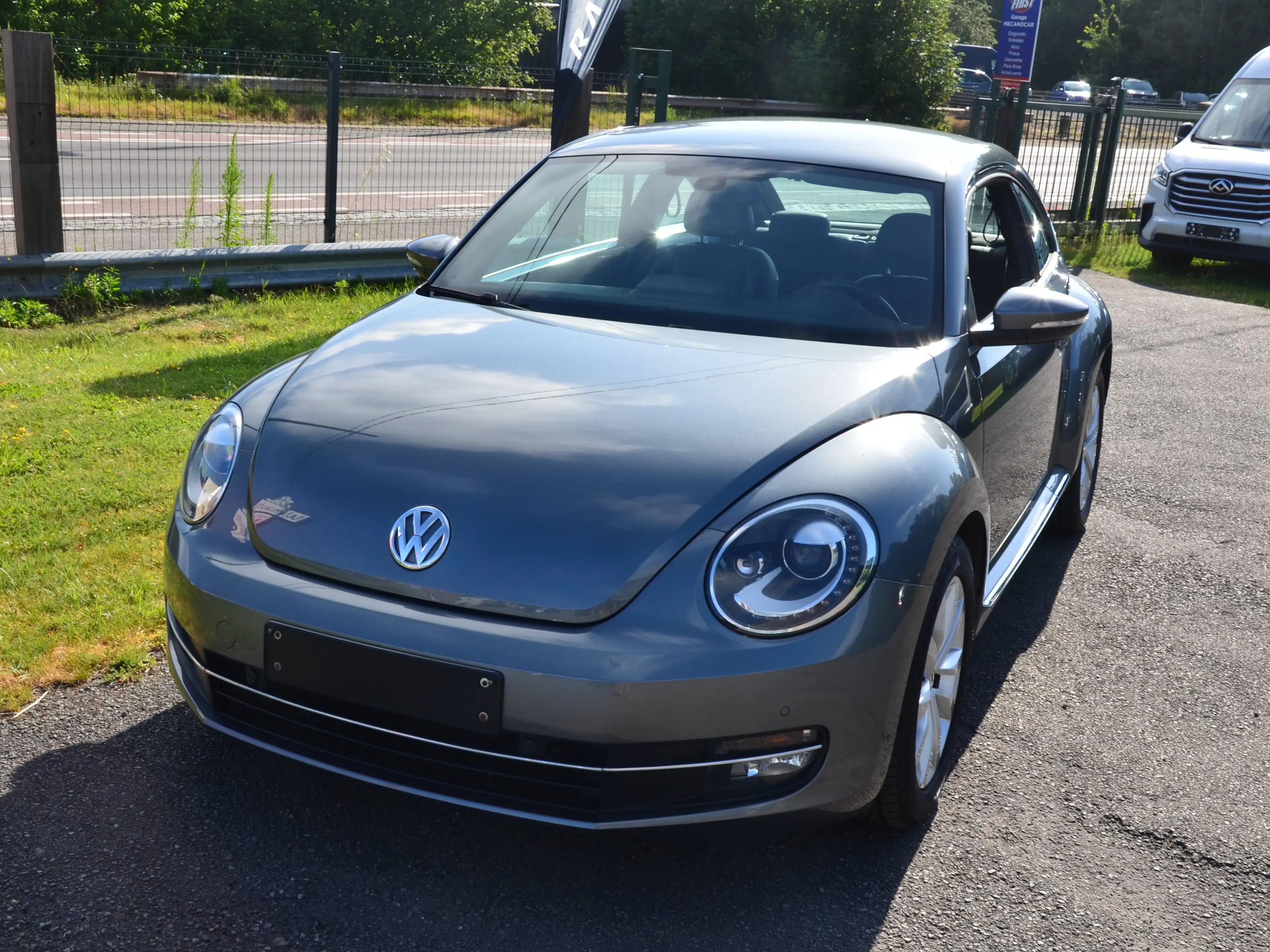 Volkswagen Beetle Beetle 1.6 CR TDi Design BMT — photo 5