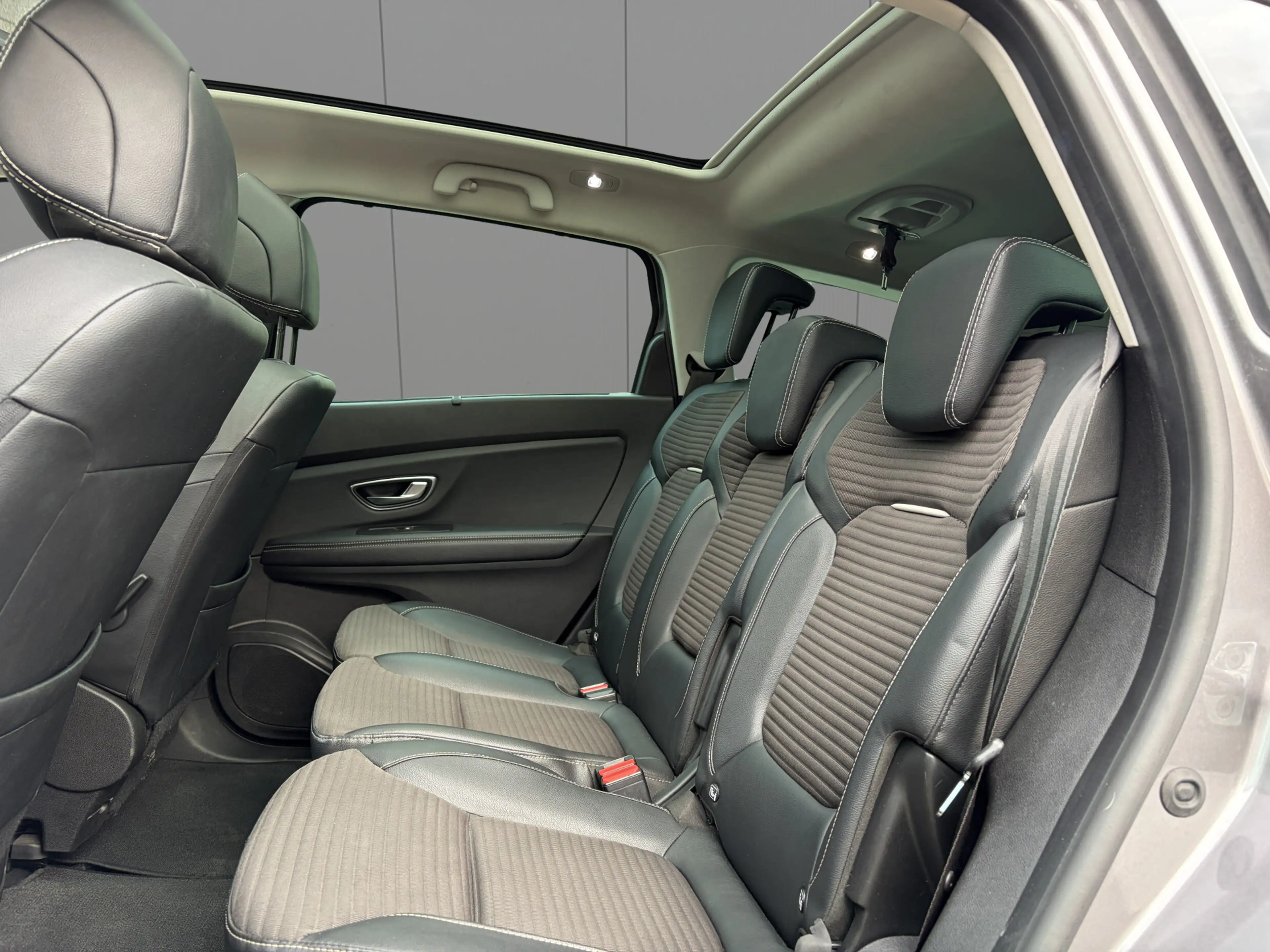 Renault Grand Scenic 1.3 Intens 7 persoons * Automaat * Trekhaak * Pano — photo 12