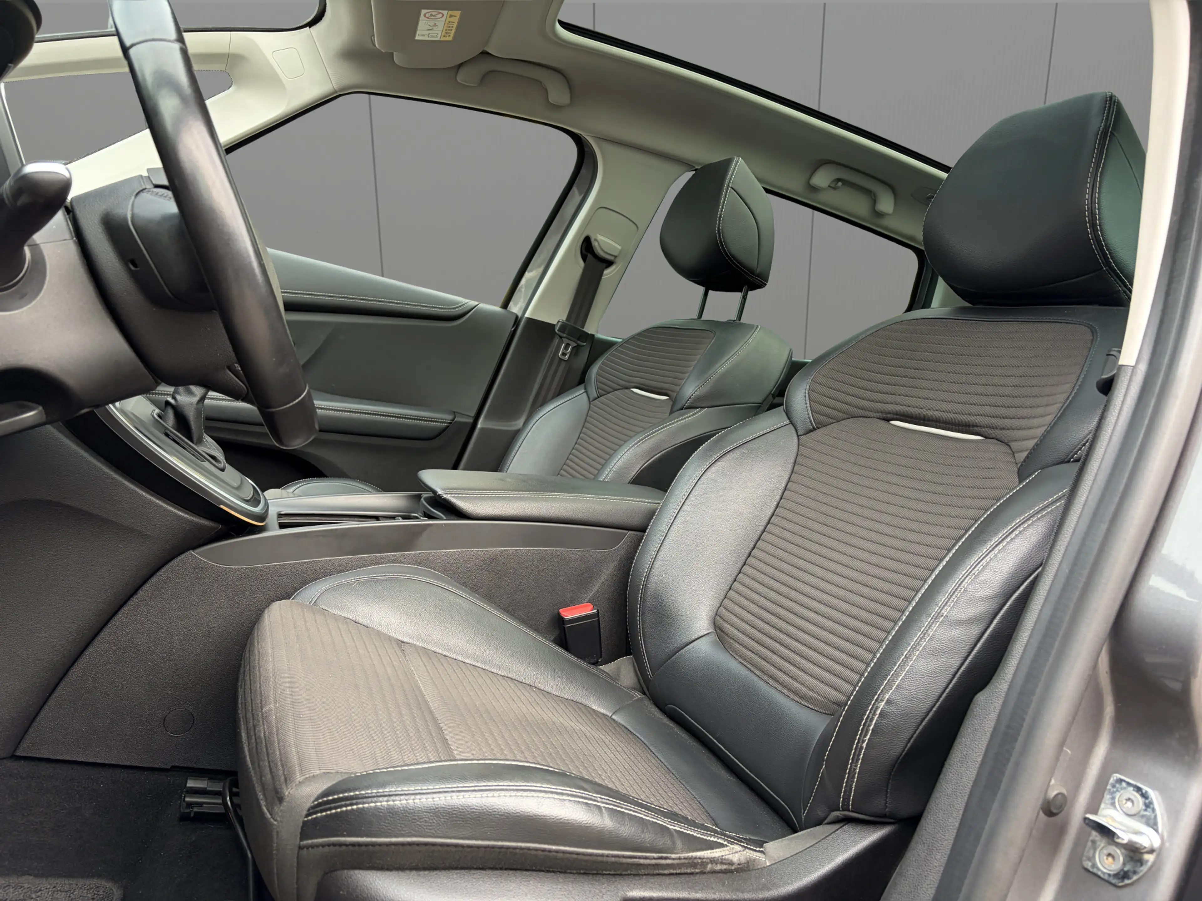 Renault Grand Scenic 1.3 Intens 7 persoons * Automaat * Trekhaak * Pano — photo 2