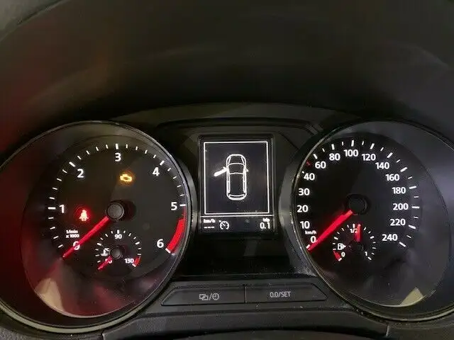 Volkswagen Polo view 12