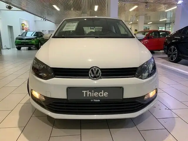 Volkswagen Polo view 3