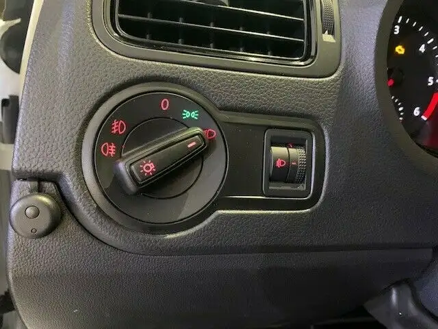 Volkswagen Polo view 14