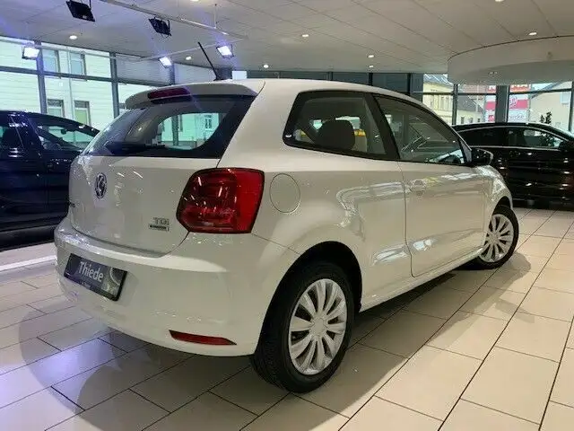 Volkswagen Polo view 6