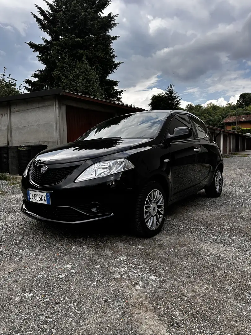Lancia Ypsilon - 1