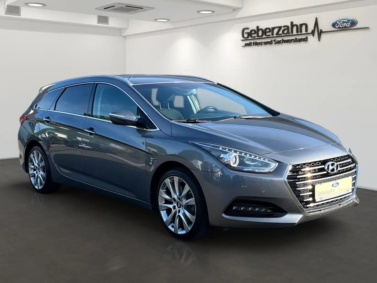 Hyundai i40 2.0 GDI Aut. 2.0 GDI EU6/R.Kamera/Winter-Pkt./Navi Argintiu - 2