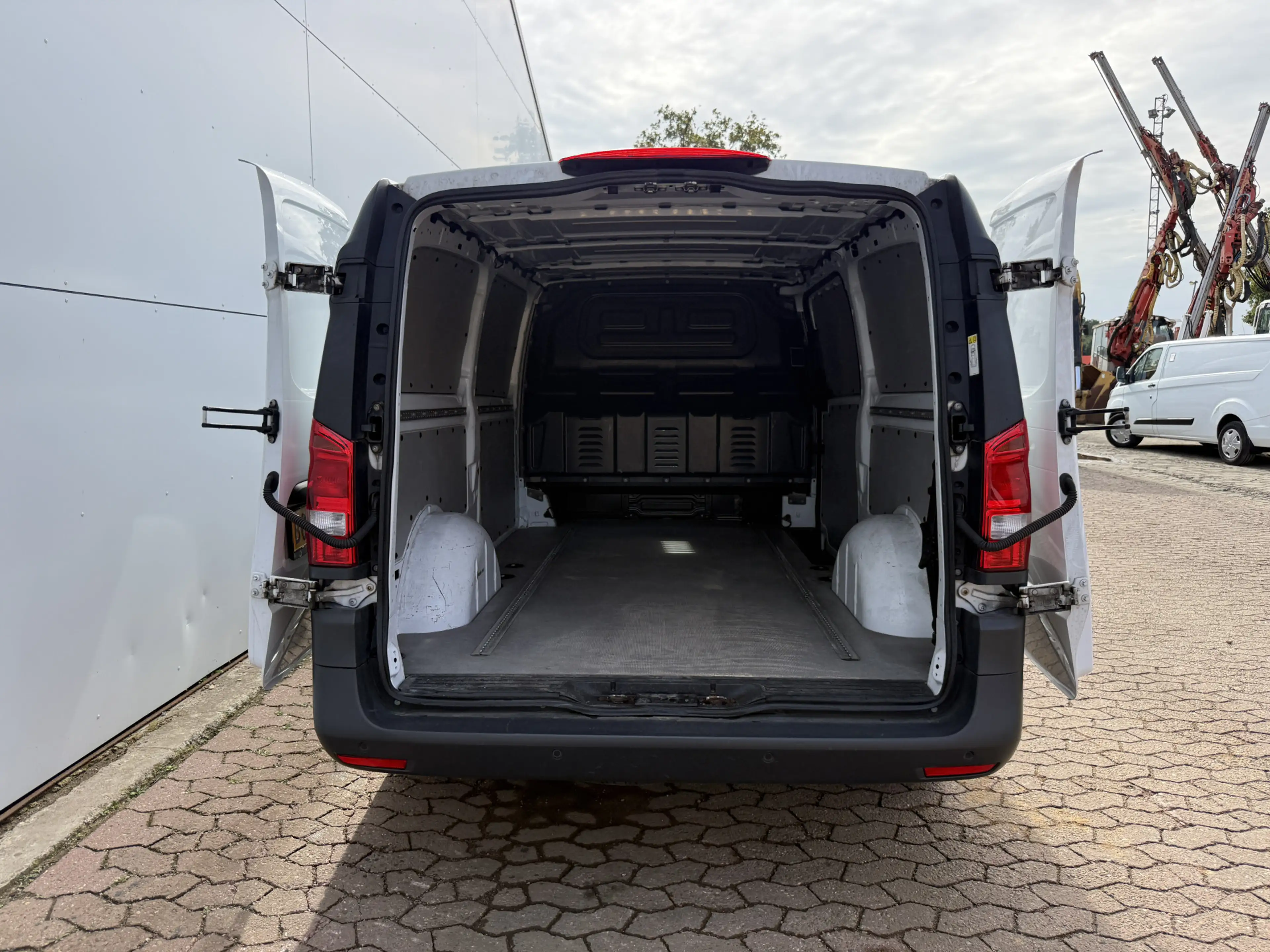 Mercedes-Benz Vito 116 1.9 CDI Automaat L3 XL Climate Control Cruise — photo 11
