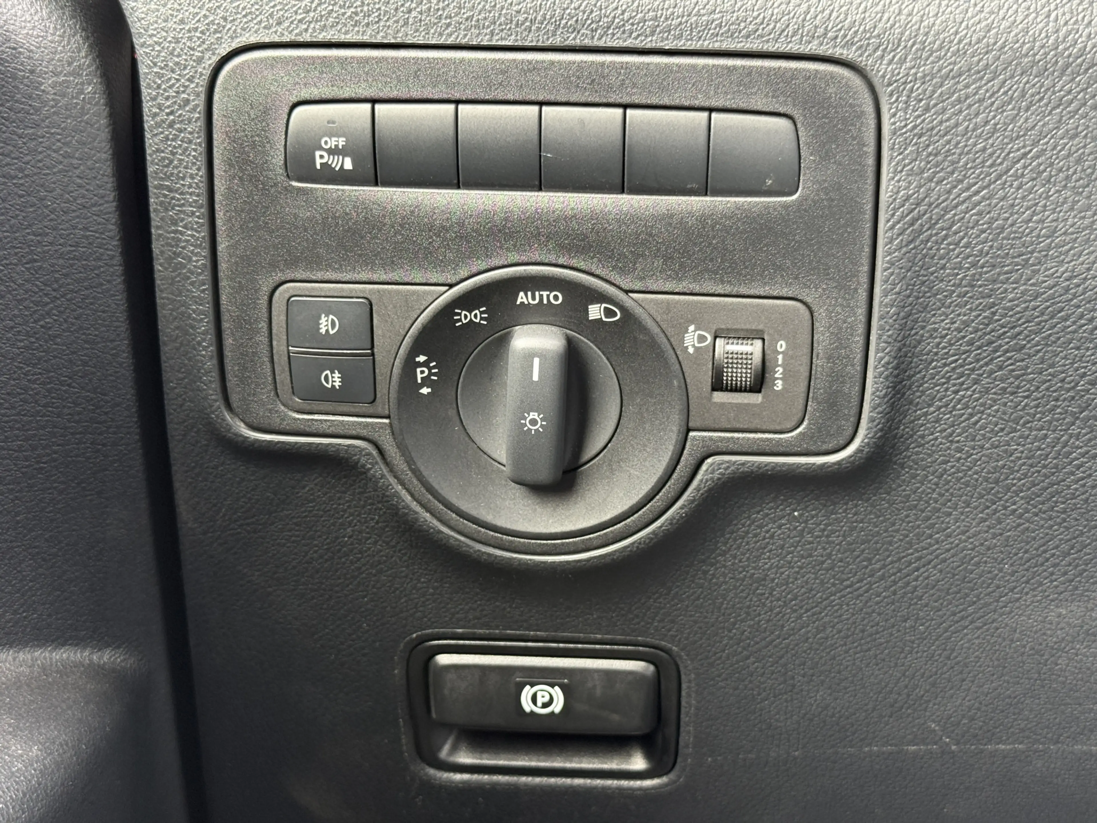 Mercedes-Benz Vito 116 1.9 CDI Automaat L3 XL Climate Control Cruise — photo 31