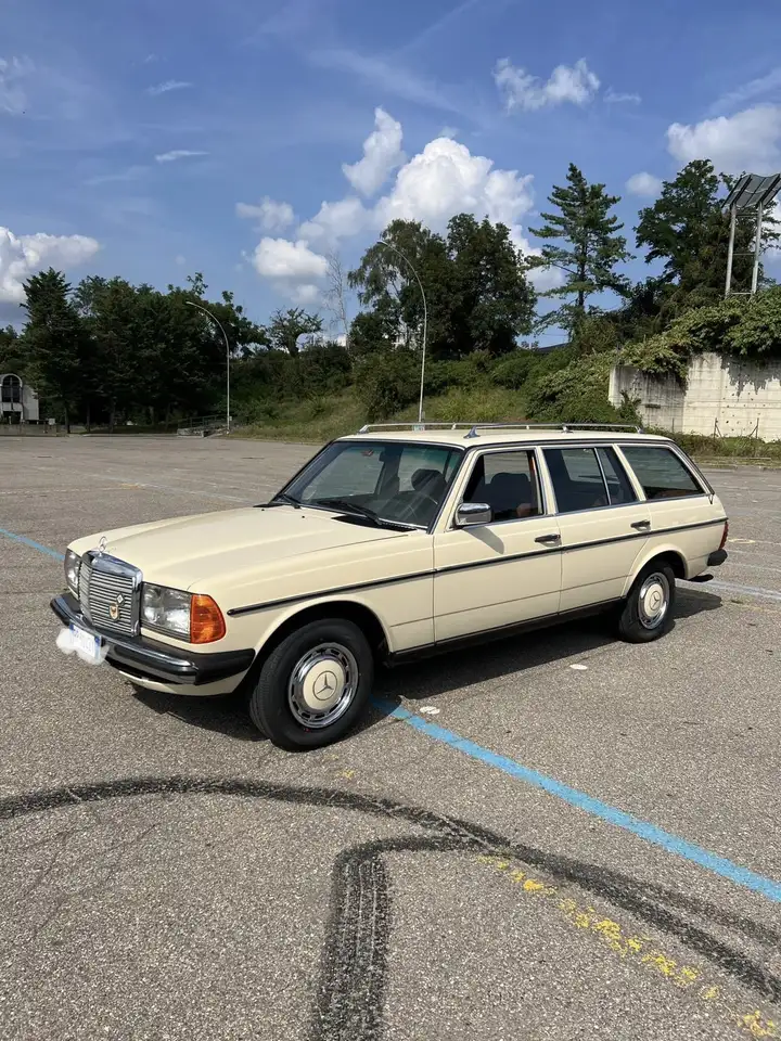 Mercedes-Benz 230 TE, foto 4