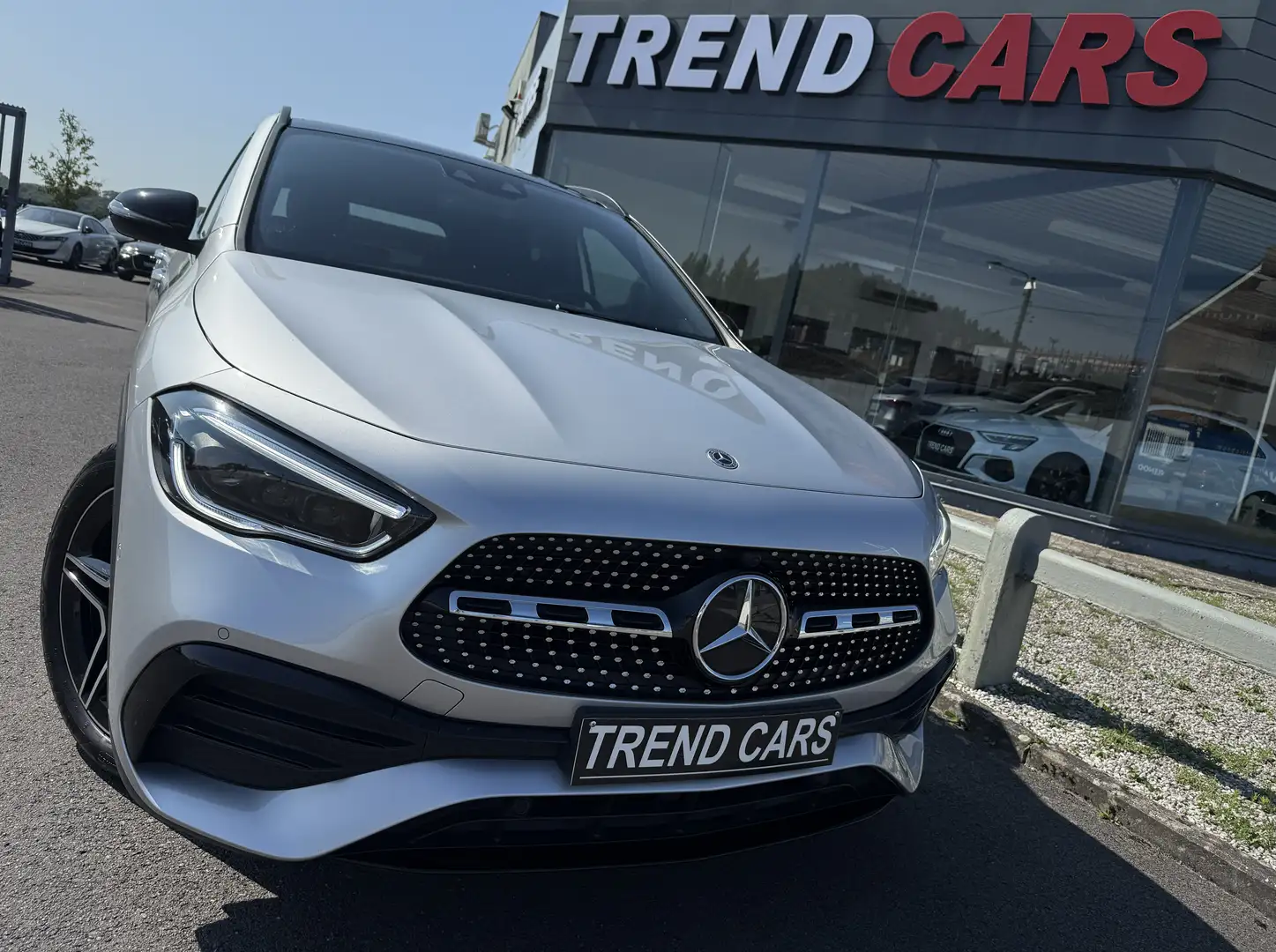Mercedes-Benz GLA 200 d 4-Matic AUTO.PACK AMG.PACK NIGHT TOIT PANO MULTI Gris - 1
