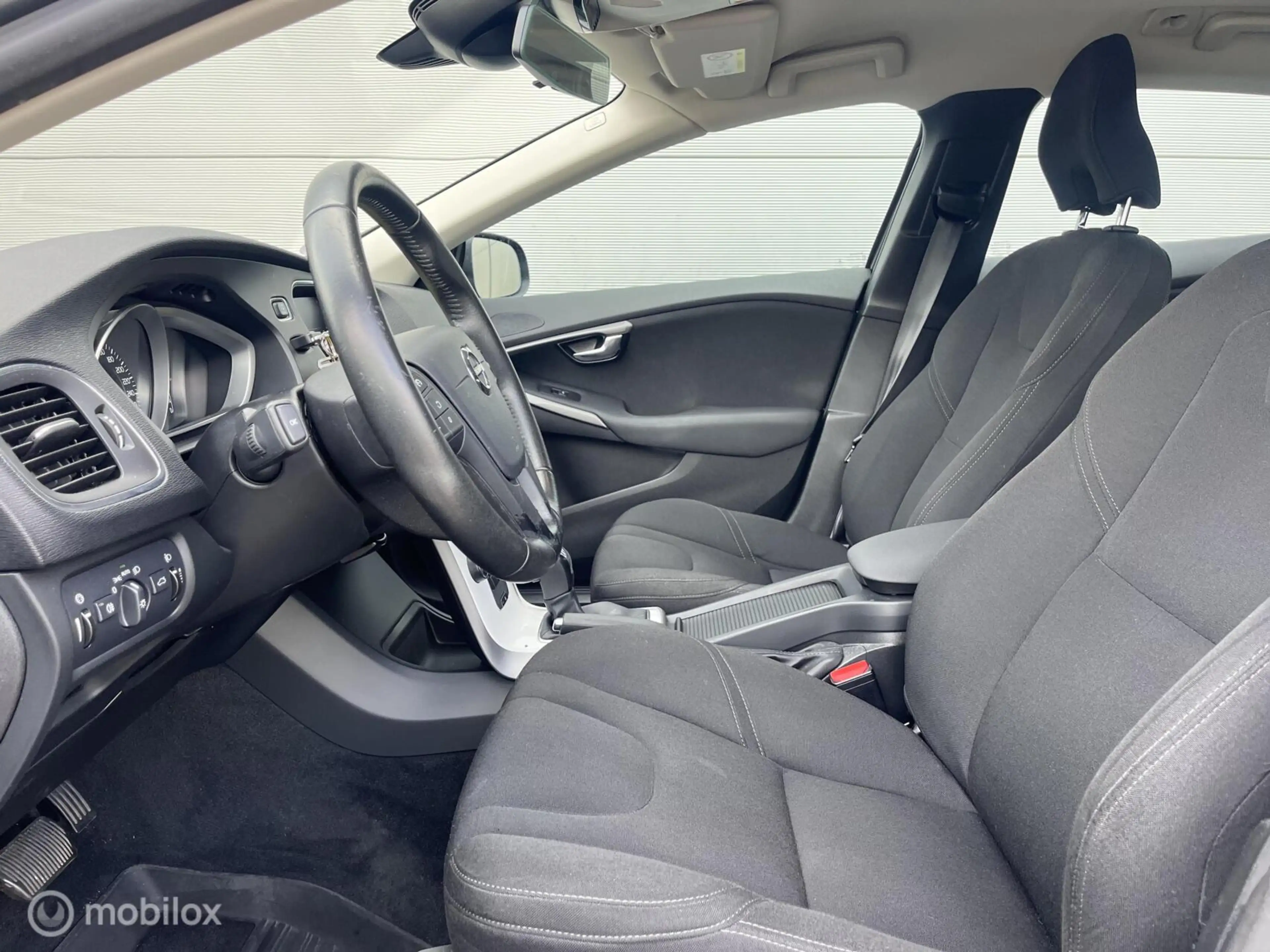 Volvo V40 1.5 T3 Nordic+ | Stoelverwarming | Automaat | — photo 9