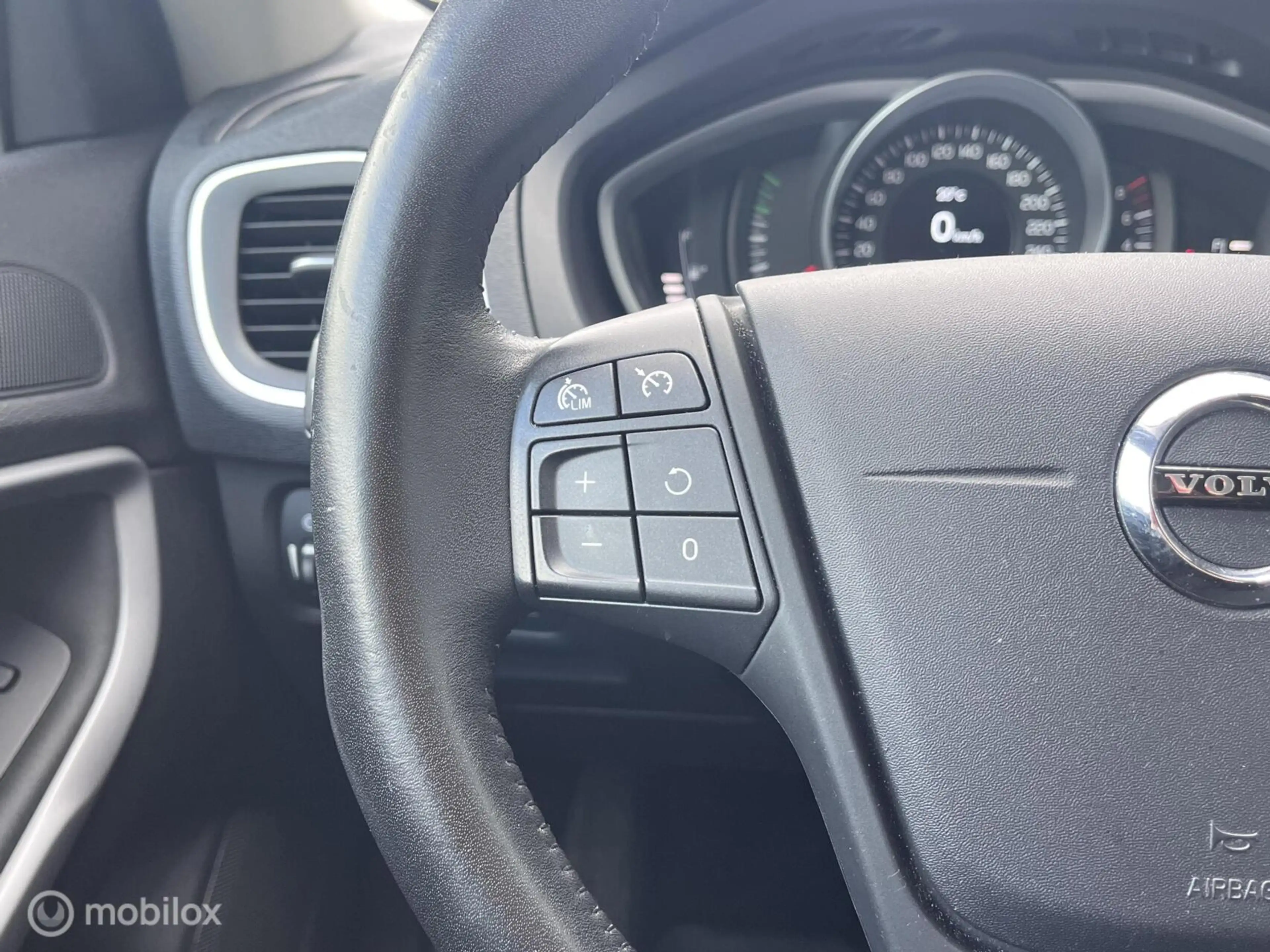 Volvo V40 1.5 T3 Nordic+ | Stoelverwarming | Automaat | — photo 17