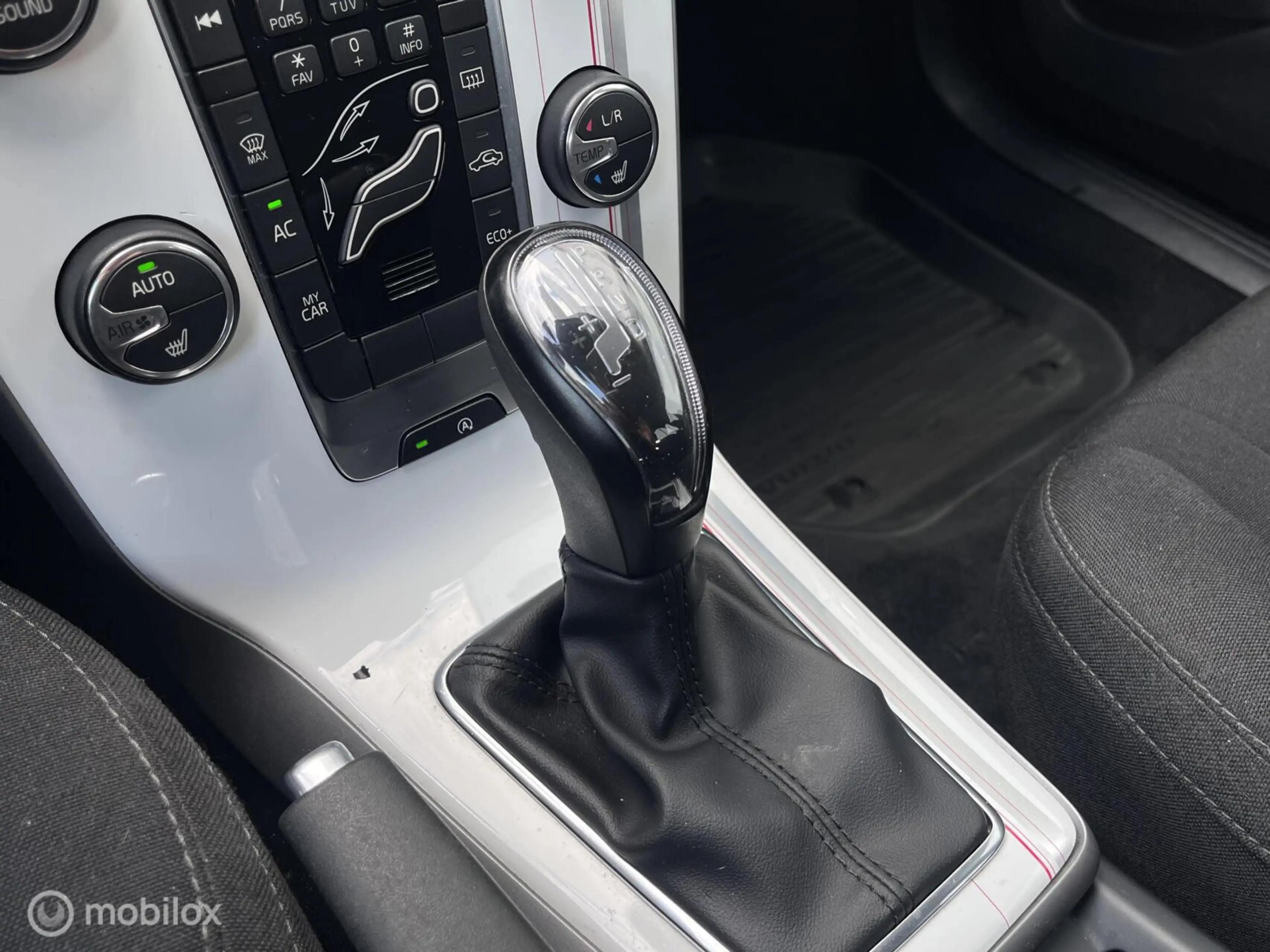 Volvo V40 1.5 T3 Nordic+ | Stoelverwarming | Automaat | — photo 23
