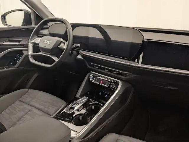 Audi Q5 view 6