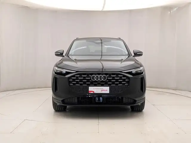 Audi Q5 view 2