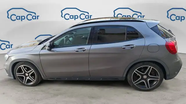 Mercedes-Benz Gla view 2