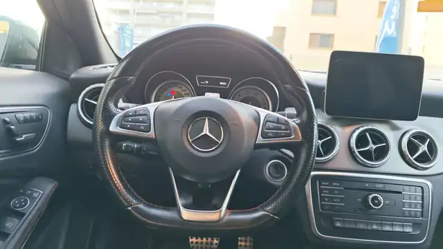 Mercedes-Benz Gla view 24