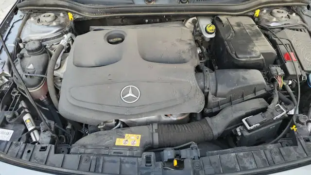 Mercedes-Benz Gla view 15