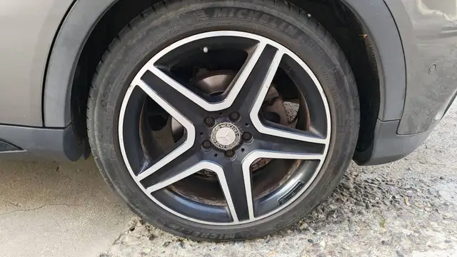 Mercedes-Benz Gla view 19
