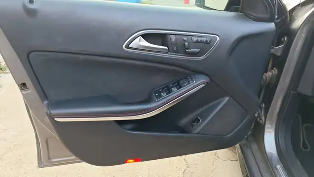 Mercedes-Benz Gla view 7
