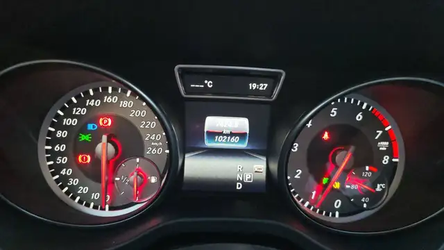 Mercedes-Benz Gla view 12
