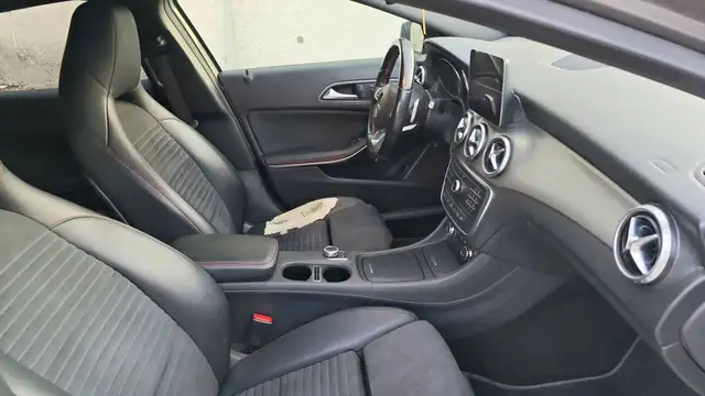 Mercedes-Benz Gla view 26