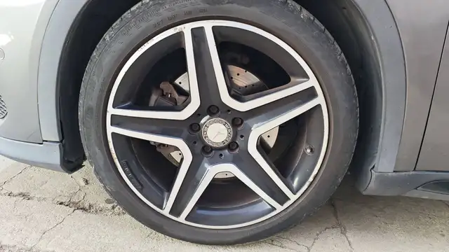 Mercedes-Benz Gla view 18