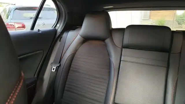 Mercedes-Benz Gla view 9