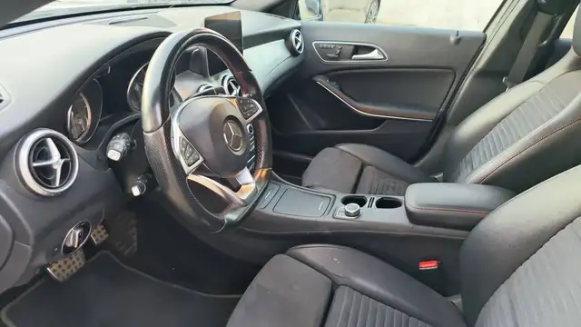 Mercedes-Benz Gla view 8