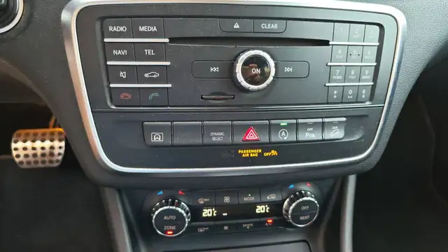 Mercedes-Benz Gla view 13