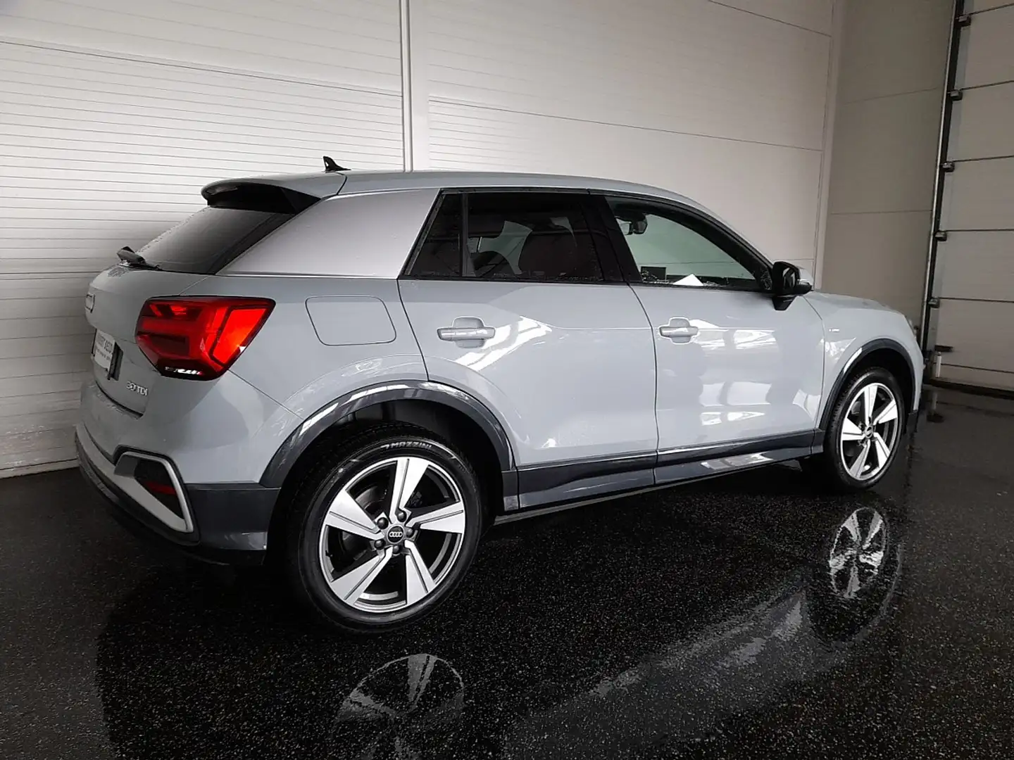 Audi Q2 S-LINE 30 TDI S-tr *MATRIX-LED / 18 ZOLL / VIRT... Grau - 2