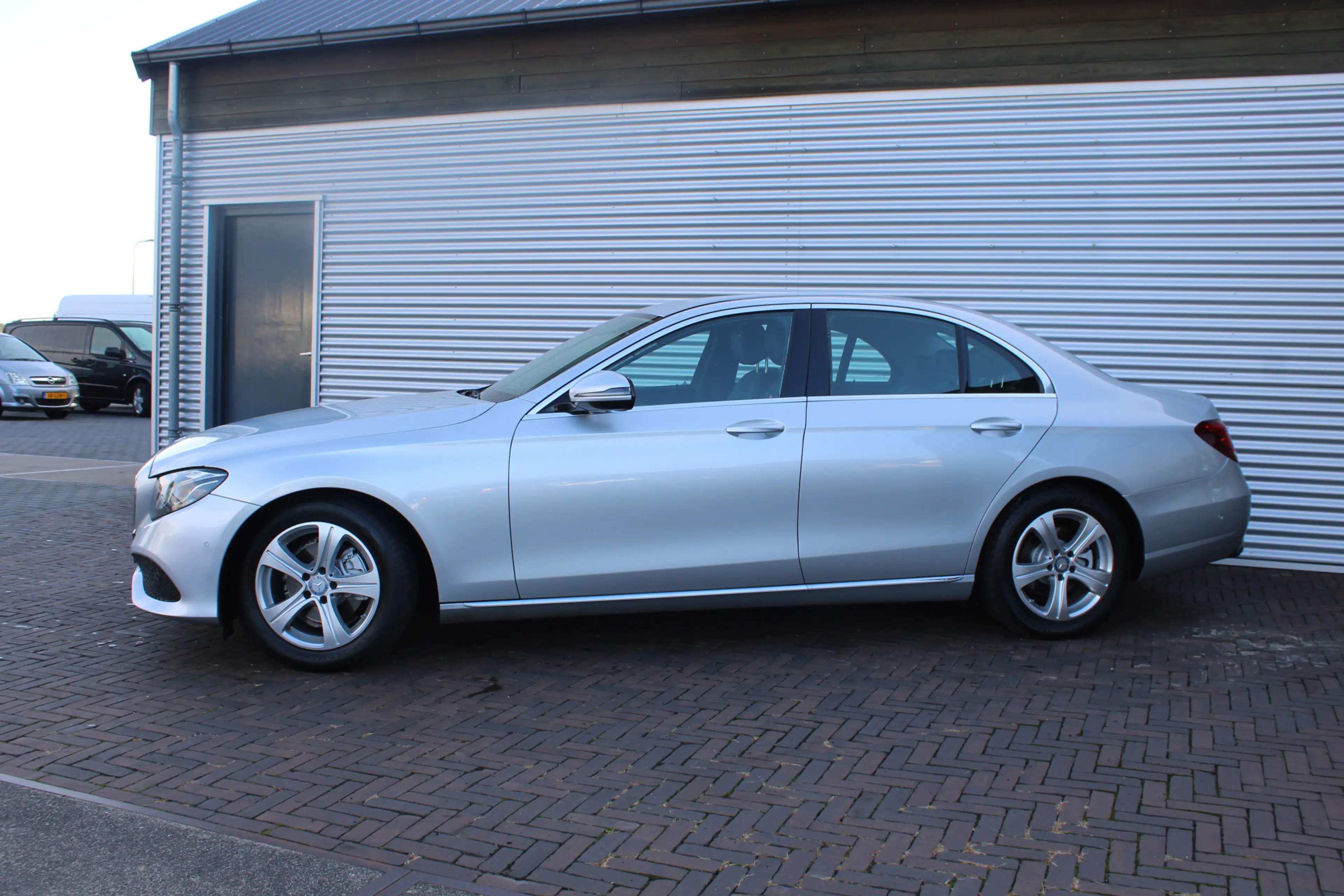 Mercedes-Benz E 200 Prestige Plus sfeer licht — photo 7