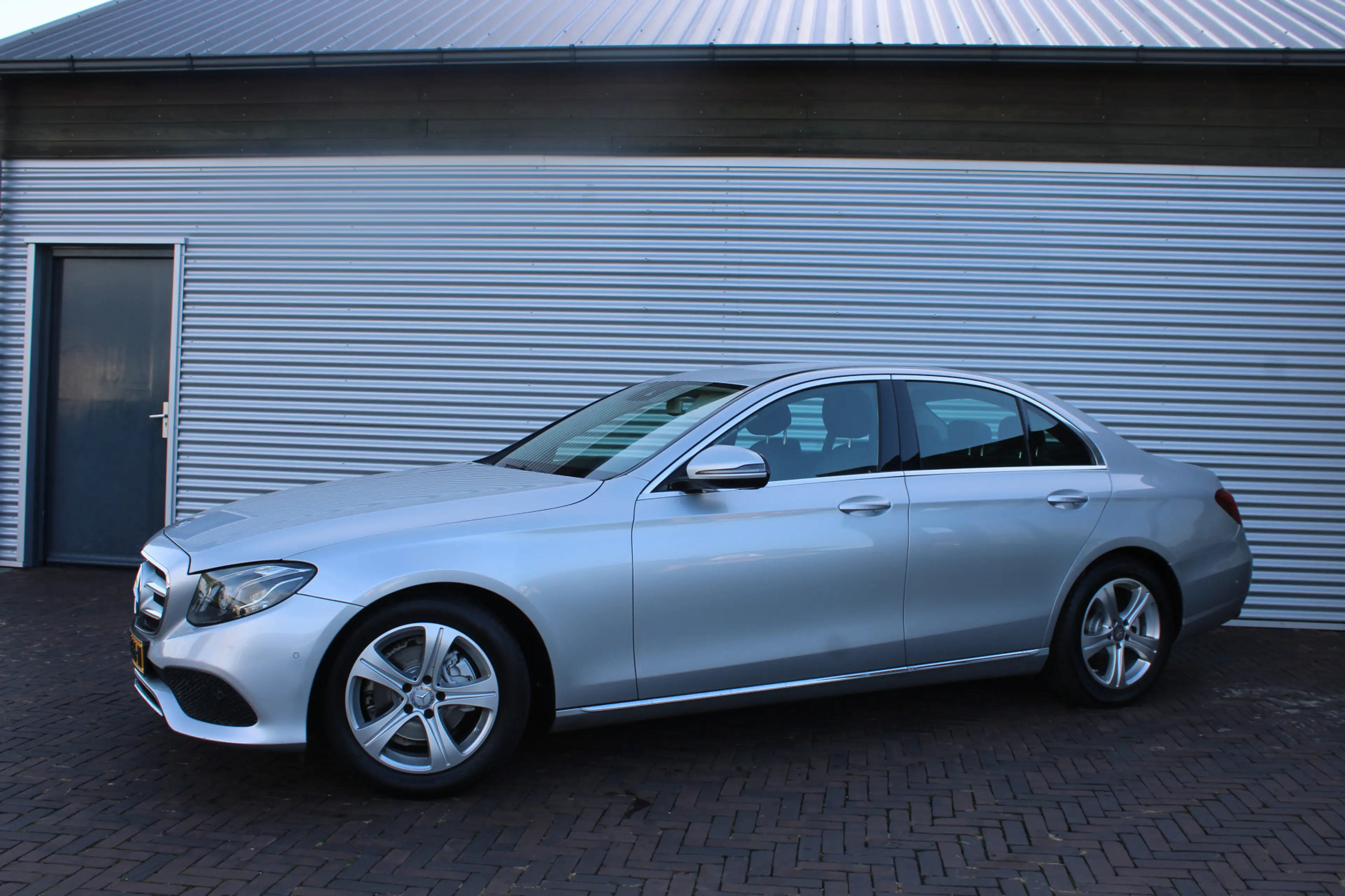 Mercedes-Benz E 200 Prestige Plus sfeer licht — photo 6