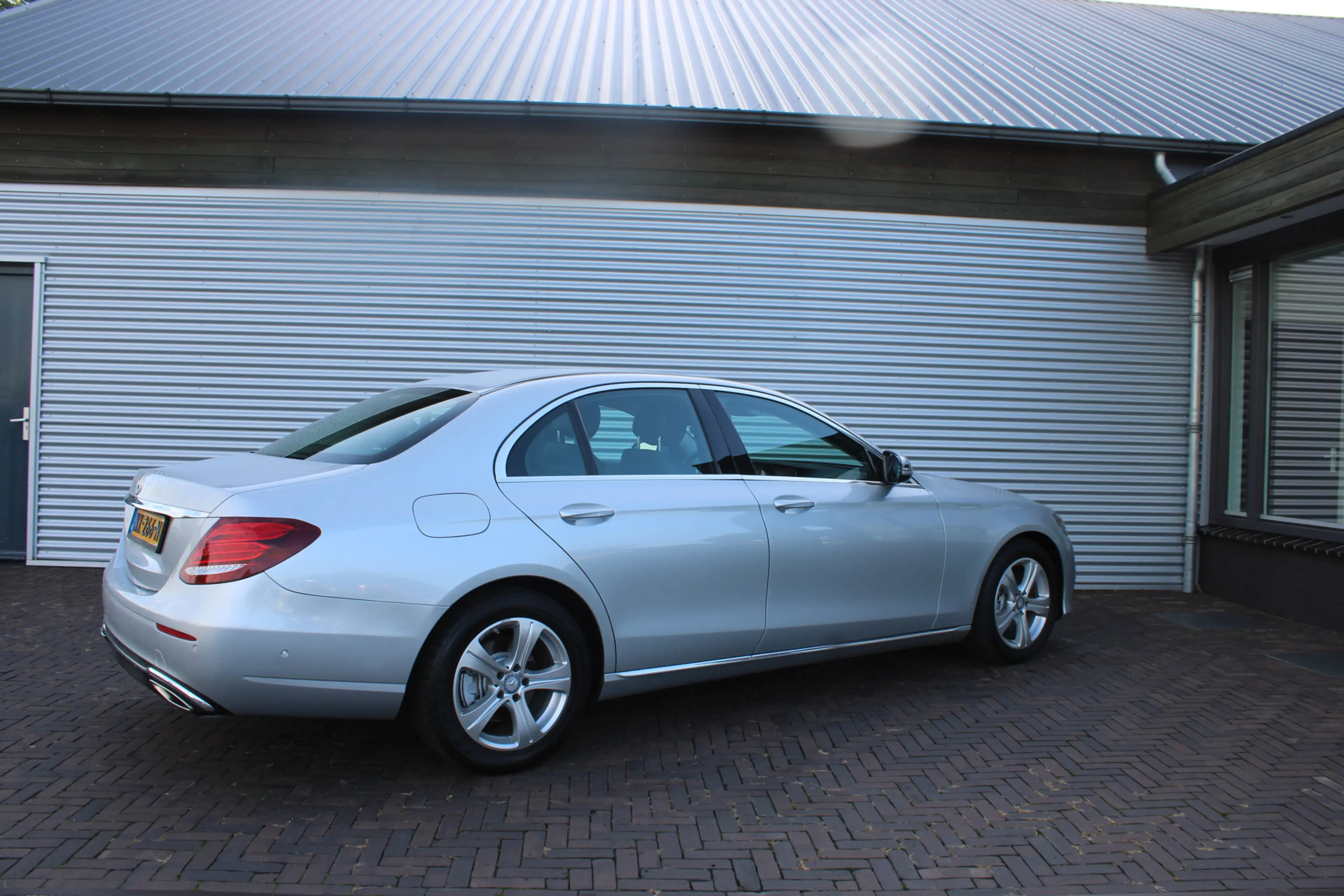 Mercedes-Benz E 200 Prestige Plus sfeer licht — photo 2