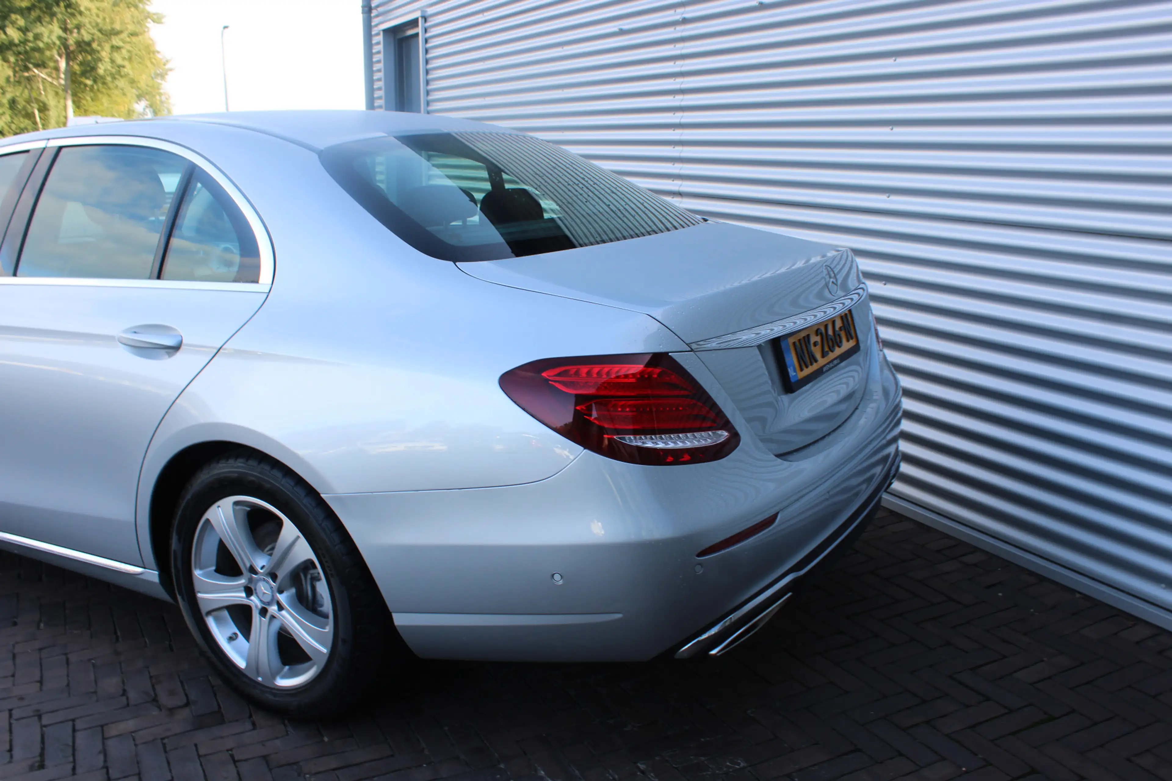 Mercedes-Benz E 200 Prestige Plus sfeer licht — photo 9