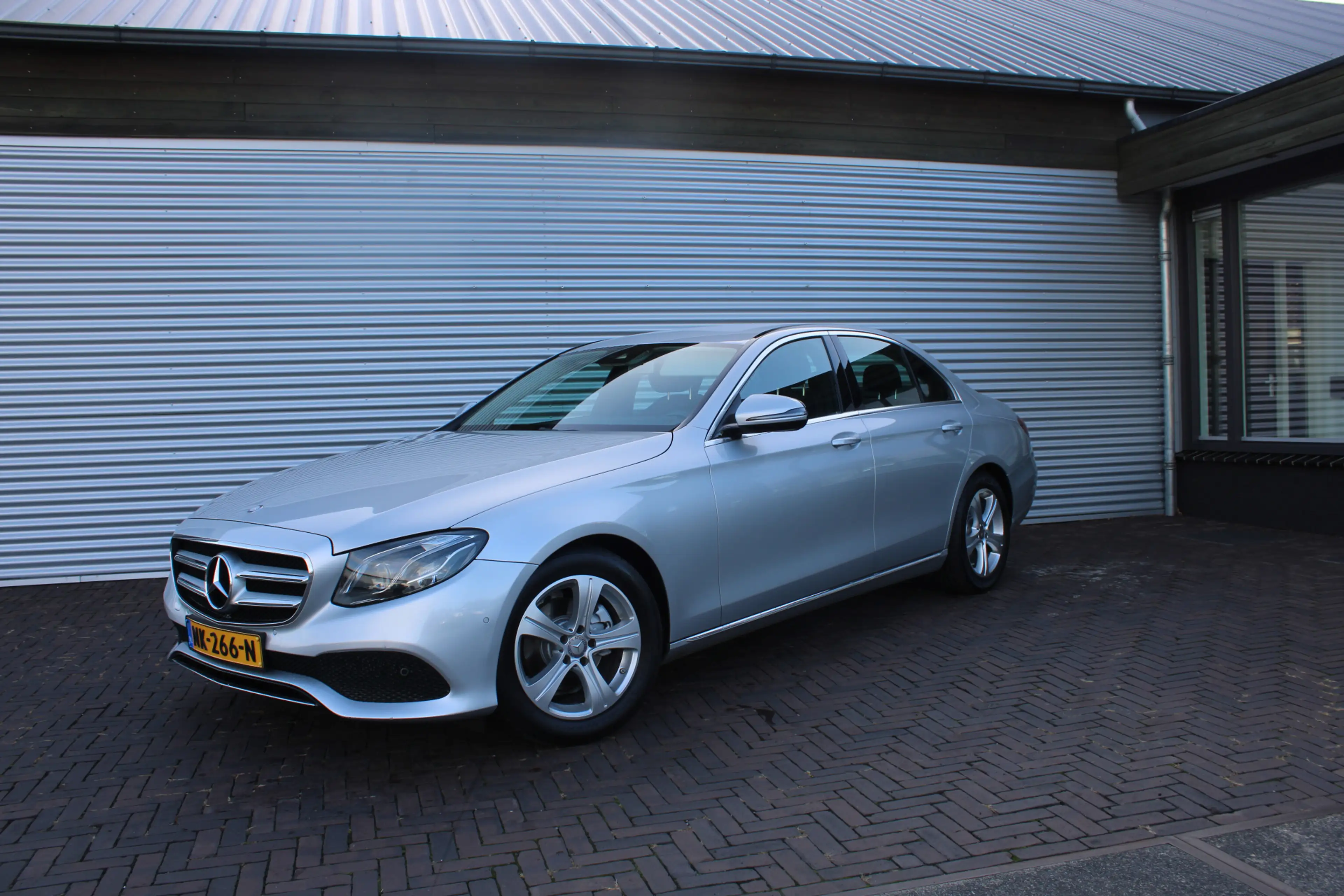 Mercedes-Benz E 200 Prestige Plus sfeer licht — photo 4